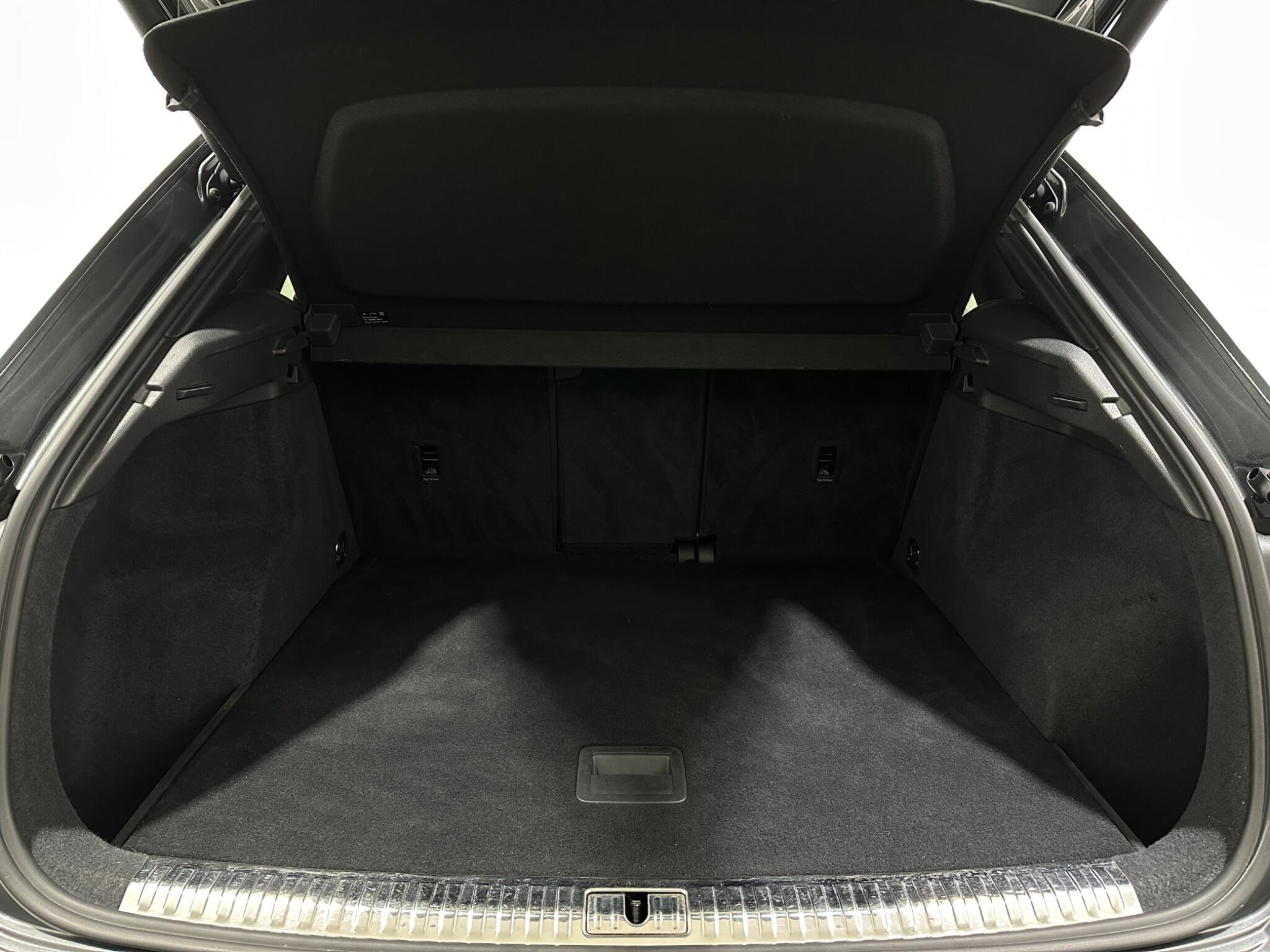 Audi Q3 view 46