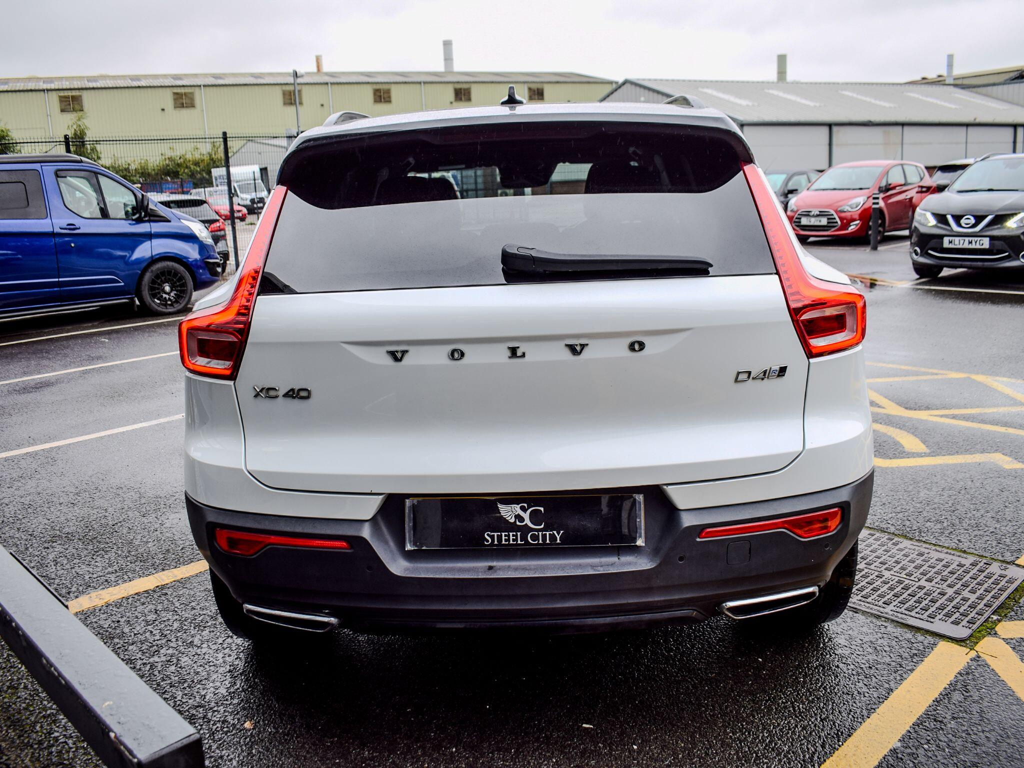 Volvo XC40 view 5