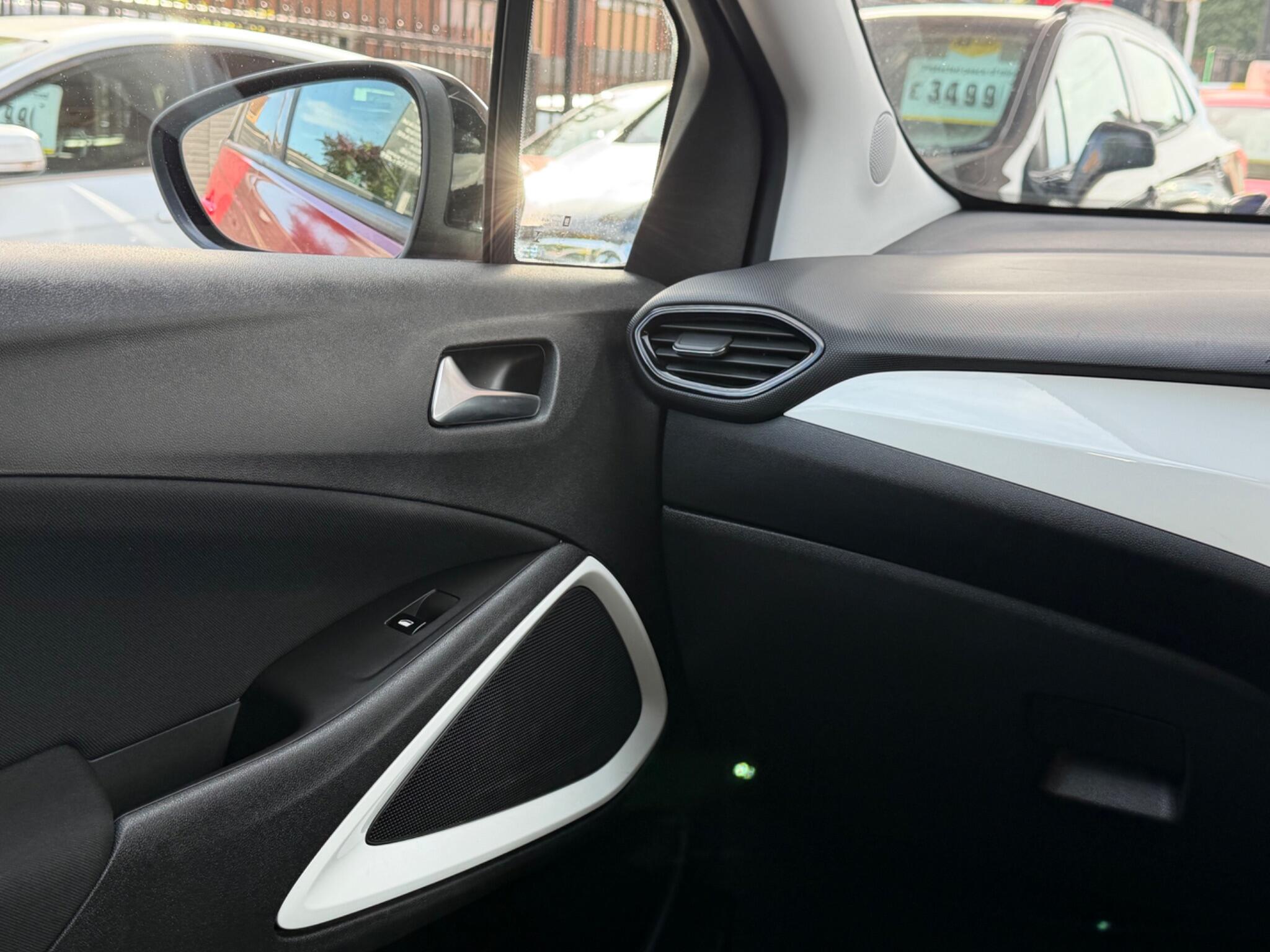 Vauxhall Crossland X view 43