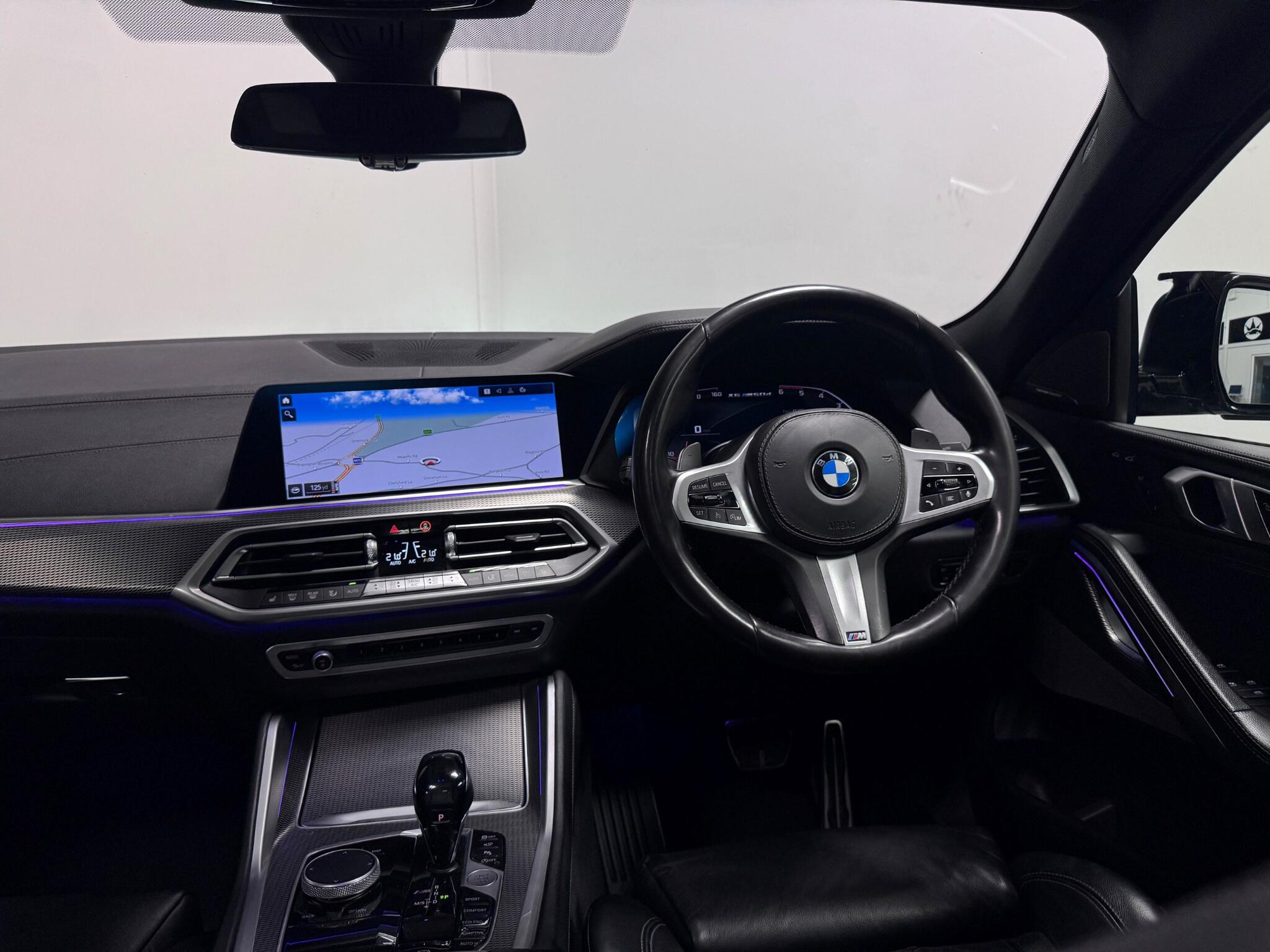 BMW X6 view 32