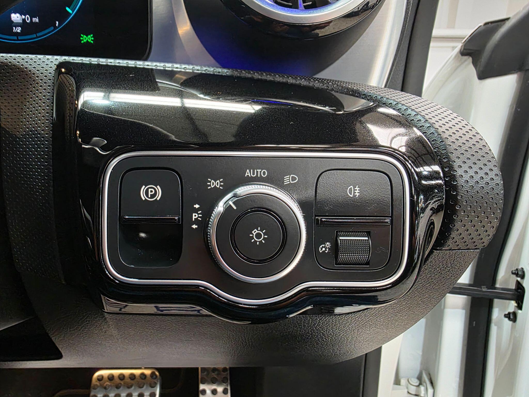 Mercedes-Benz Cla view 16