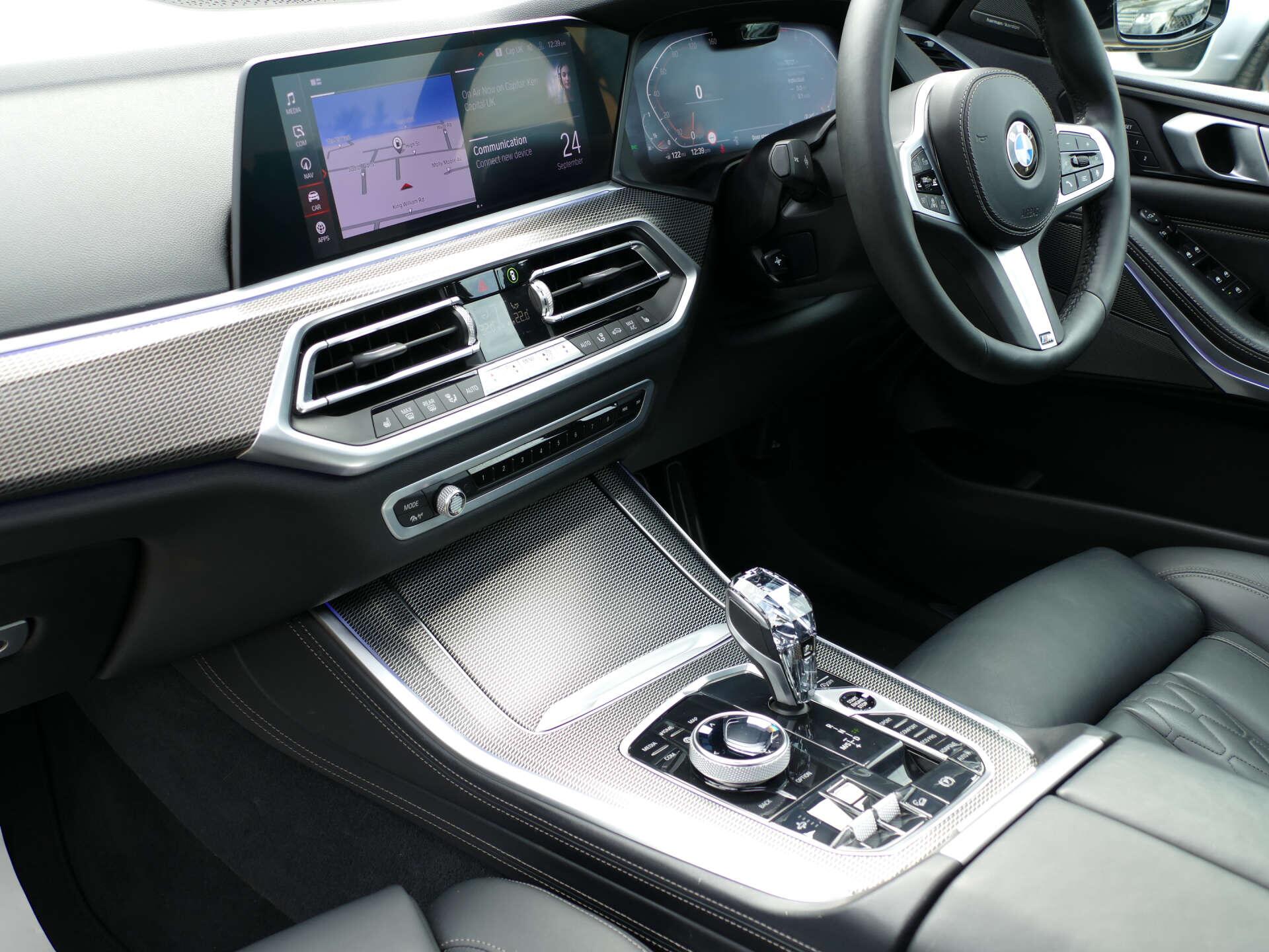 BMW X5 view 40