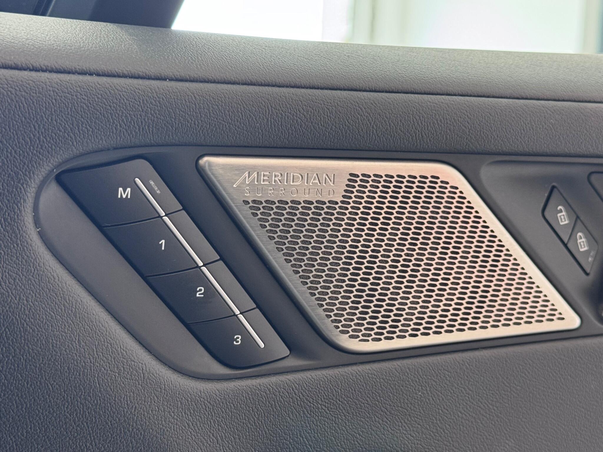 Jaguar I-Pace view 17