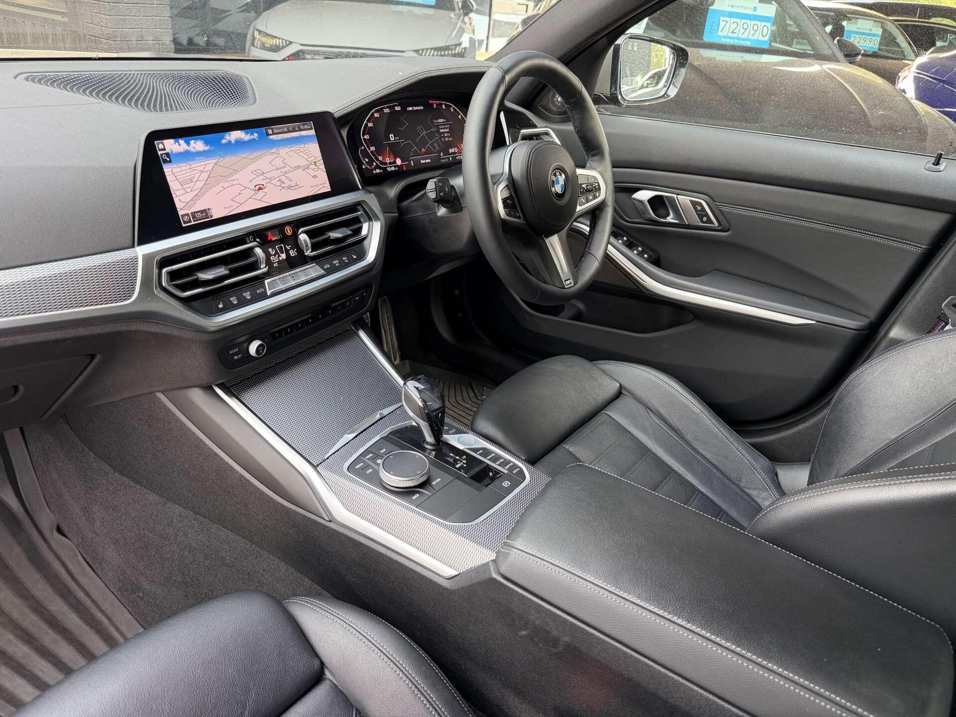 BMW 3 Series view 16