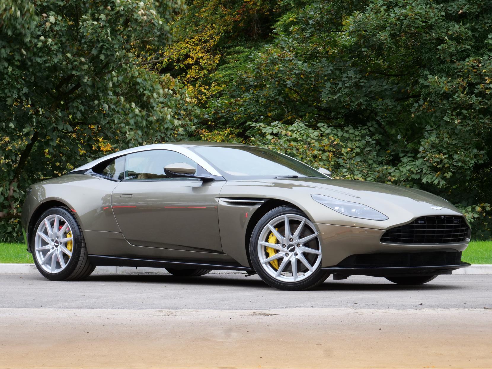 Aston Martin DB11