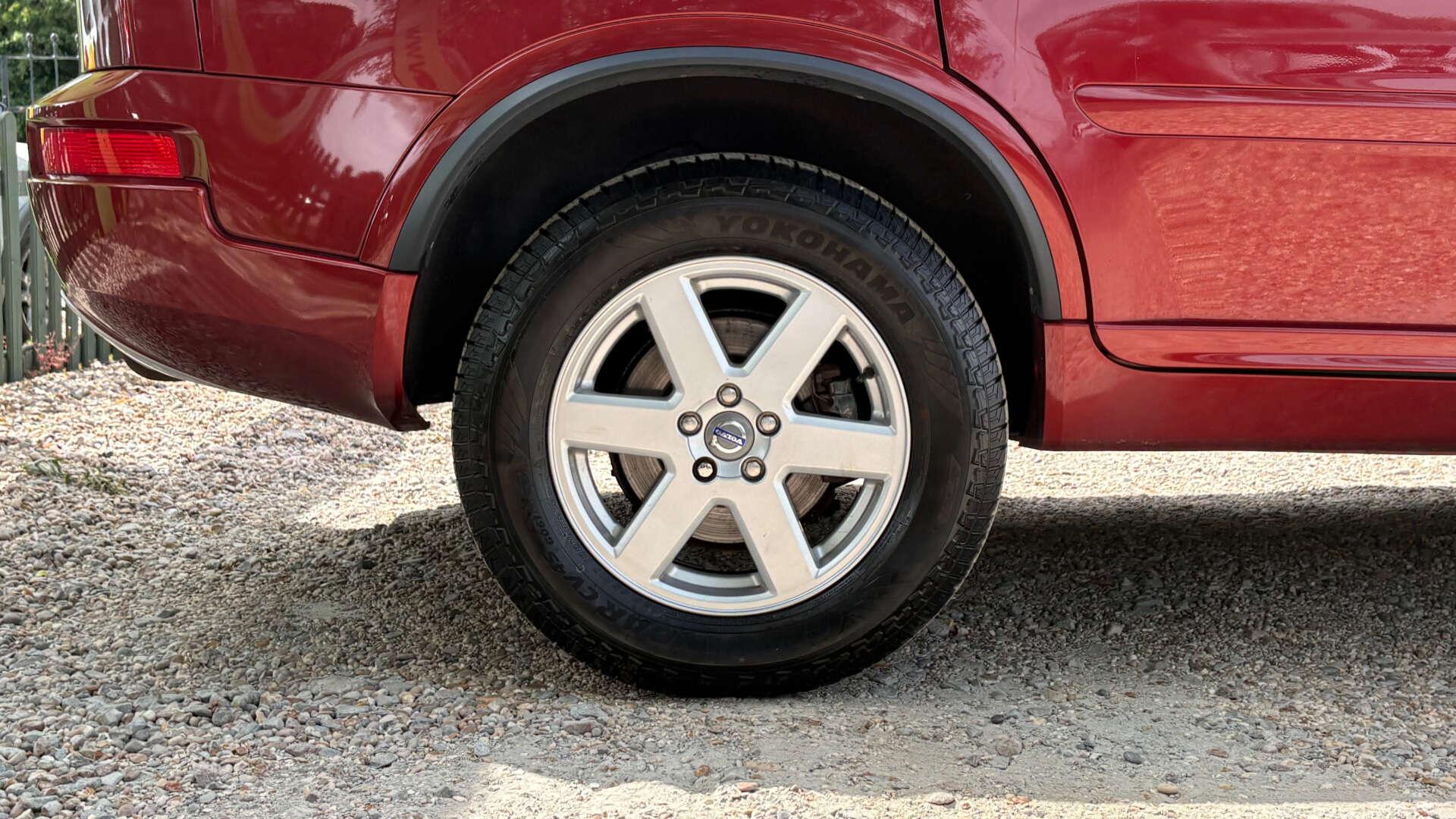 Volvo XC90 view 36