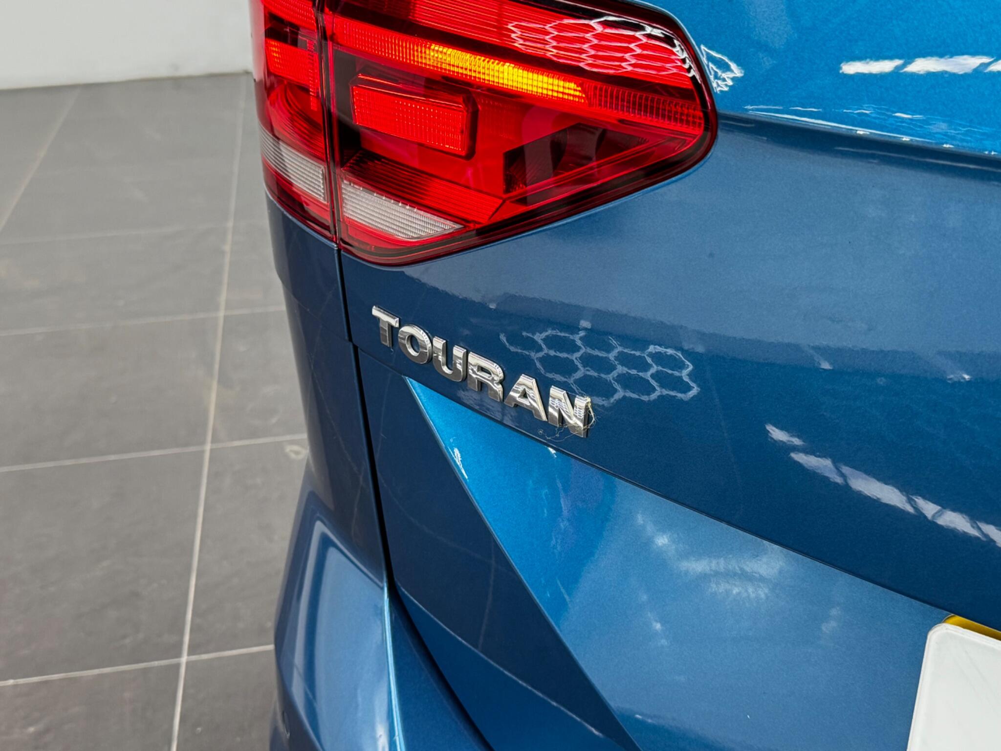 Volkswagen Touran view 15