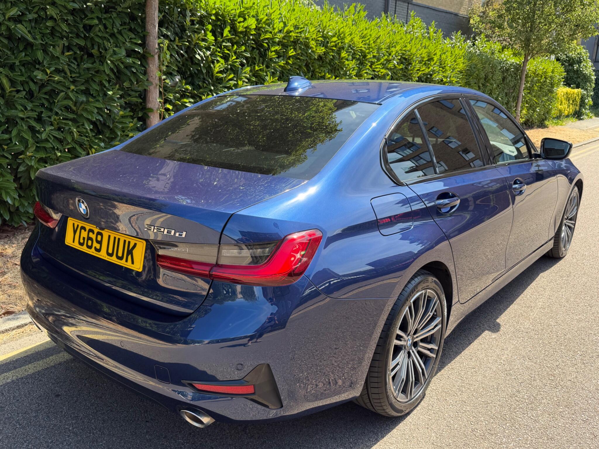 BMW 3 Series view 12