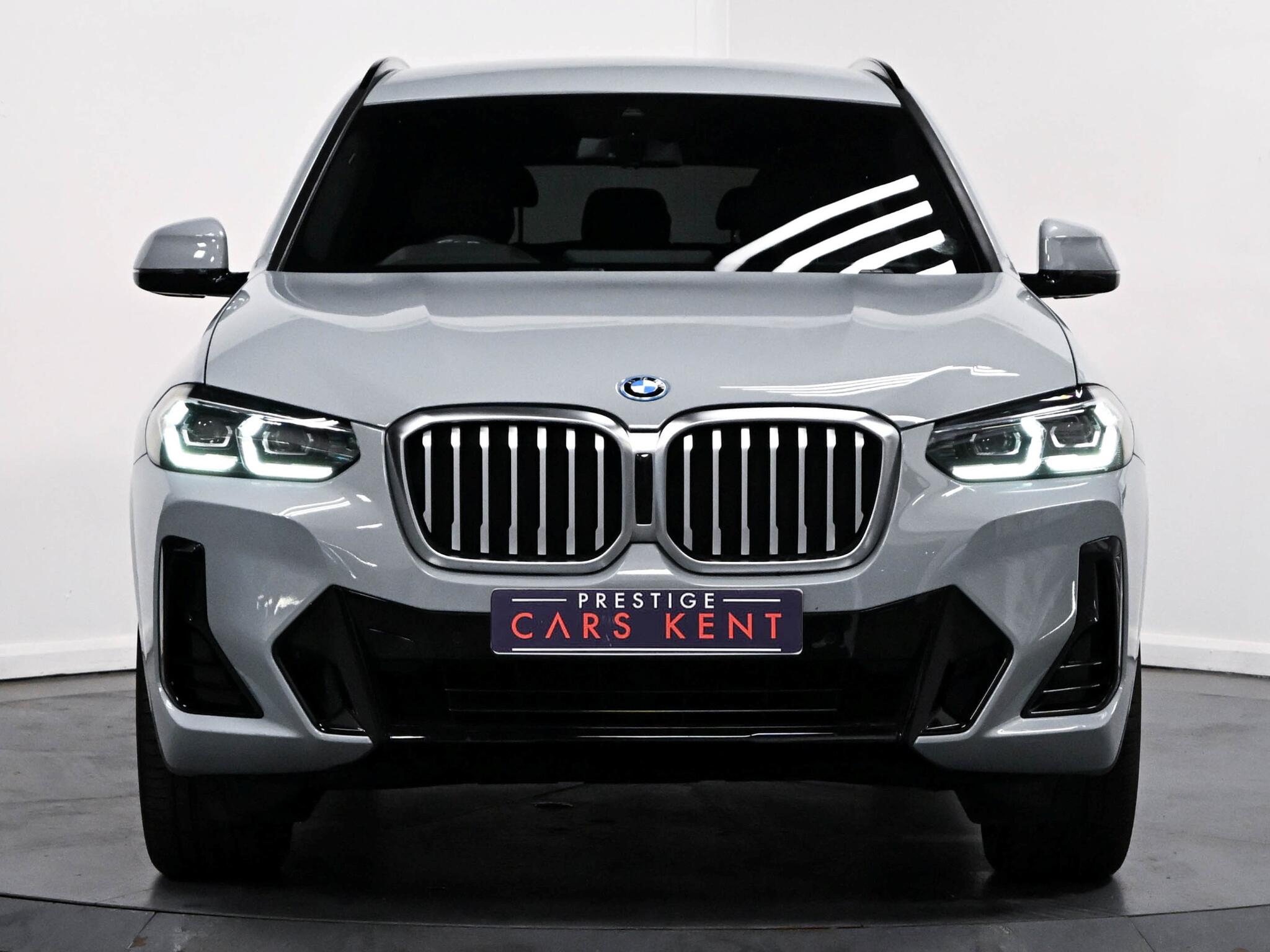 BMW X3 view 16