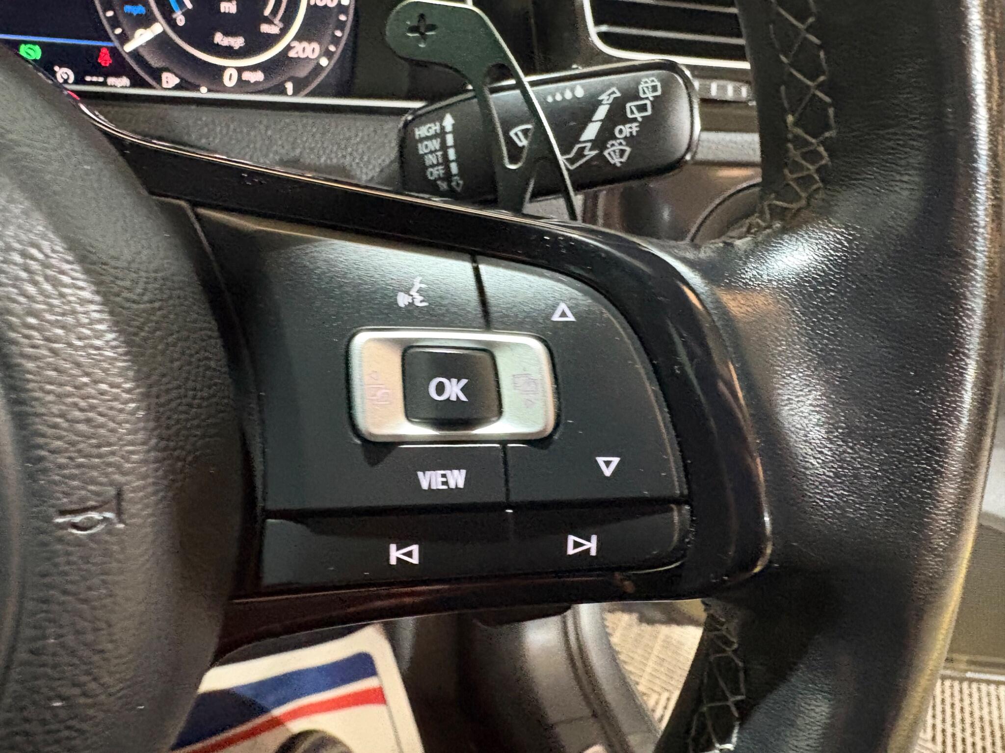 Volkswagen Golf view 34