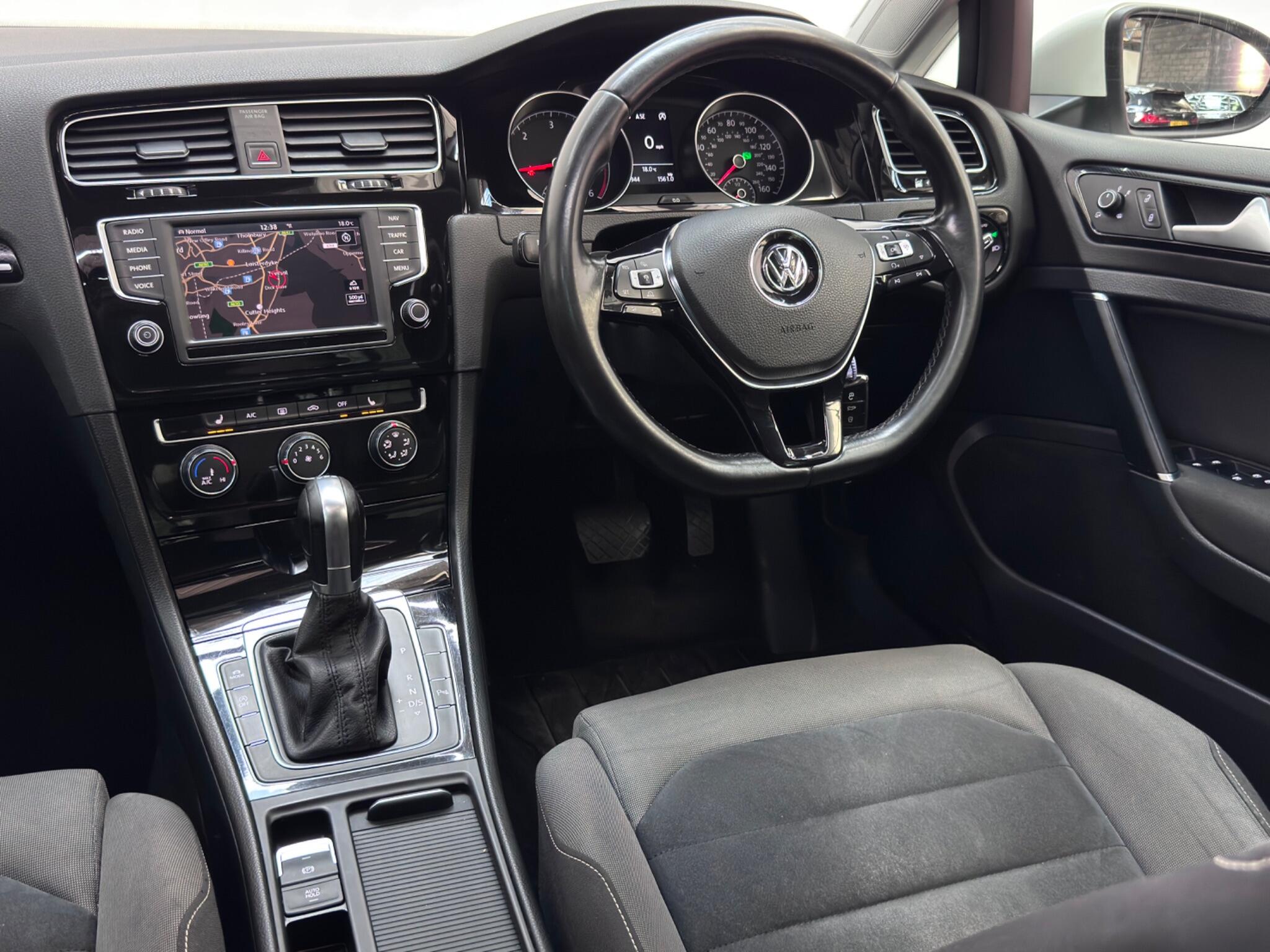 Volkswagen Golf view 33