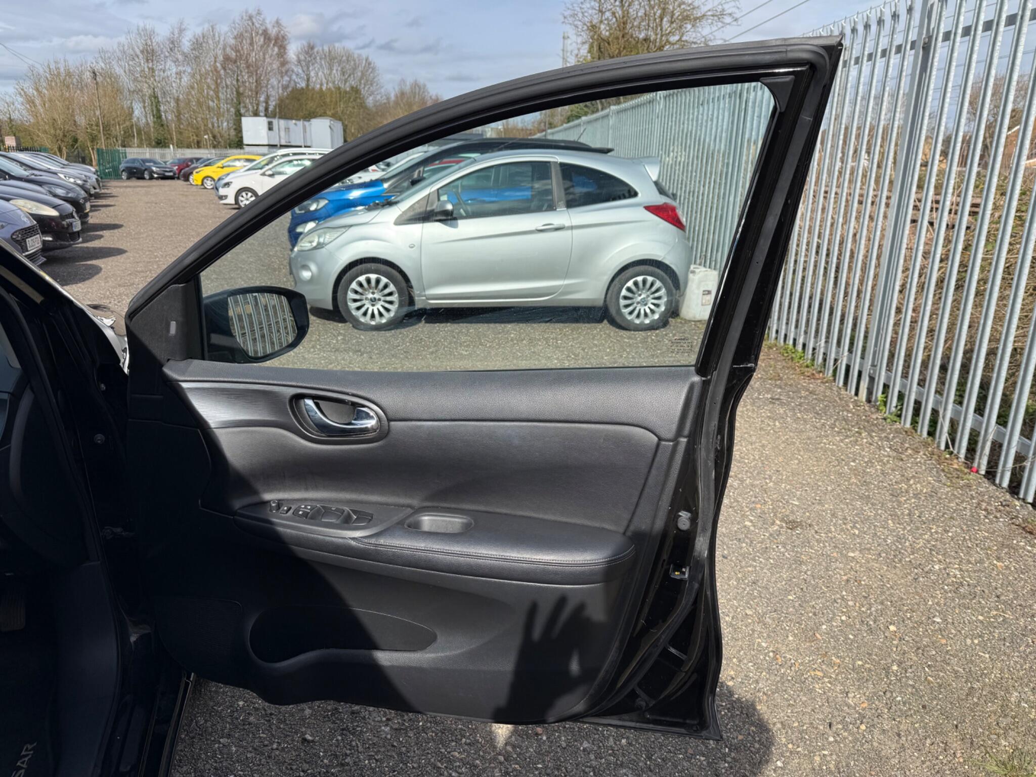 2016 Nissan Pulsar image 11