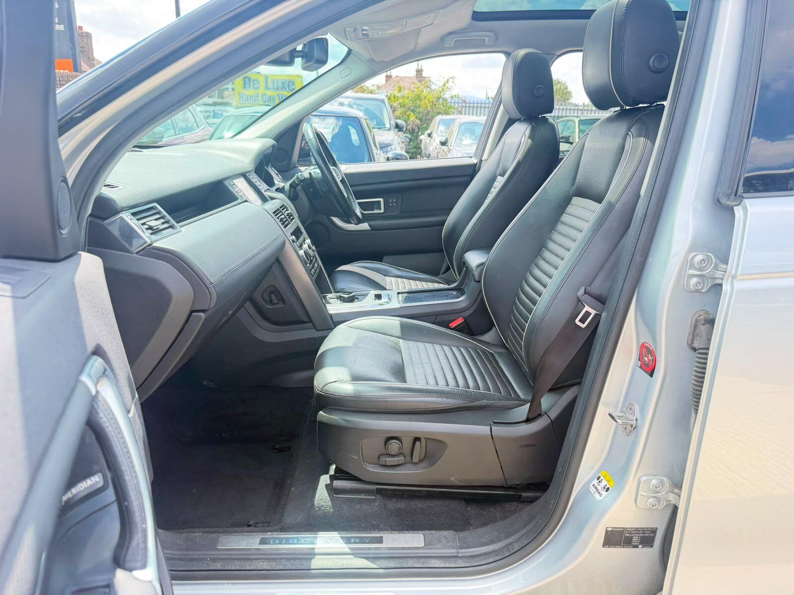 Land Rover Discovery Sport view 29
