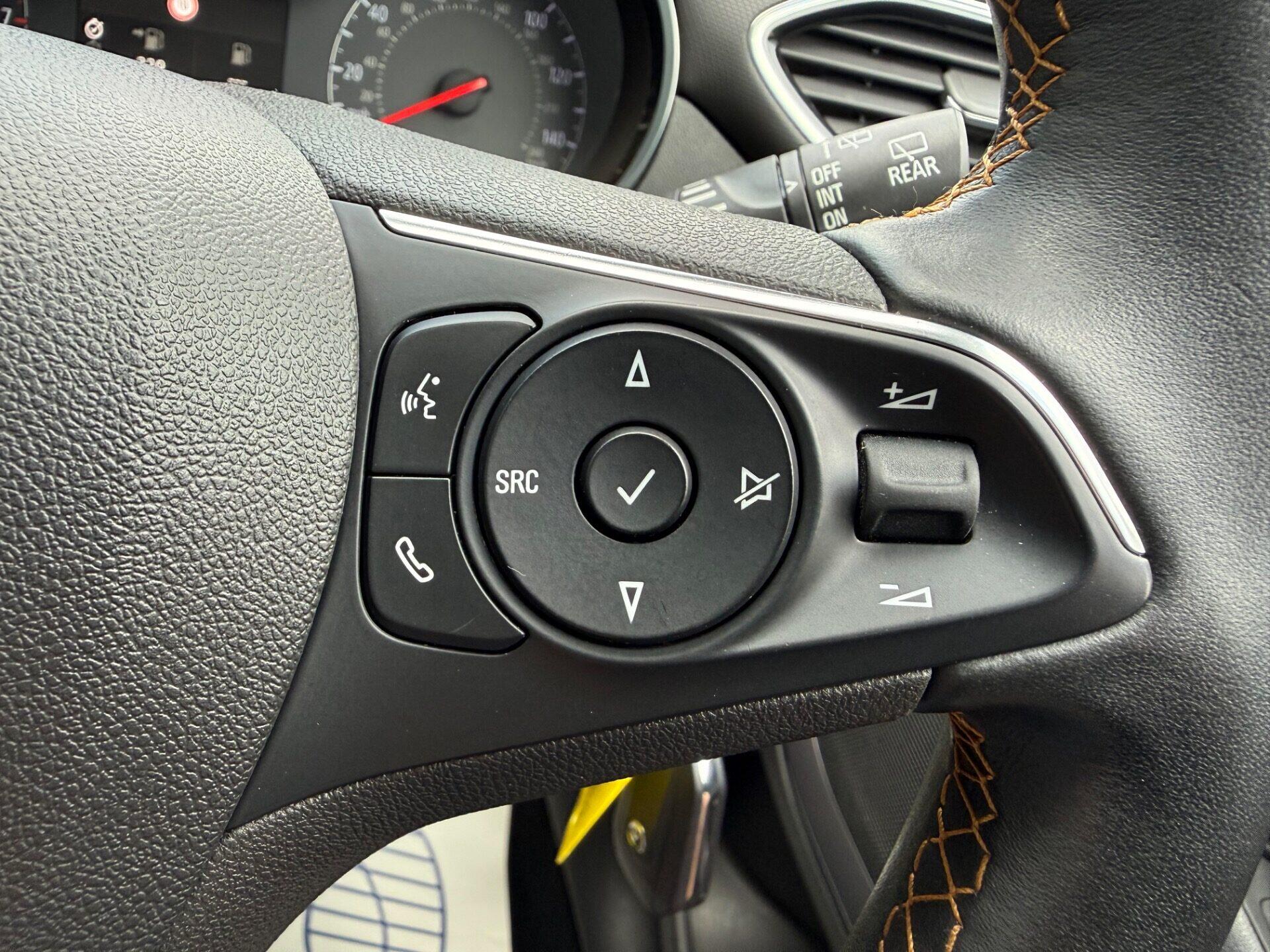 Vauxhall Crossland X view 33