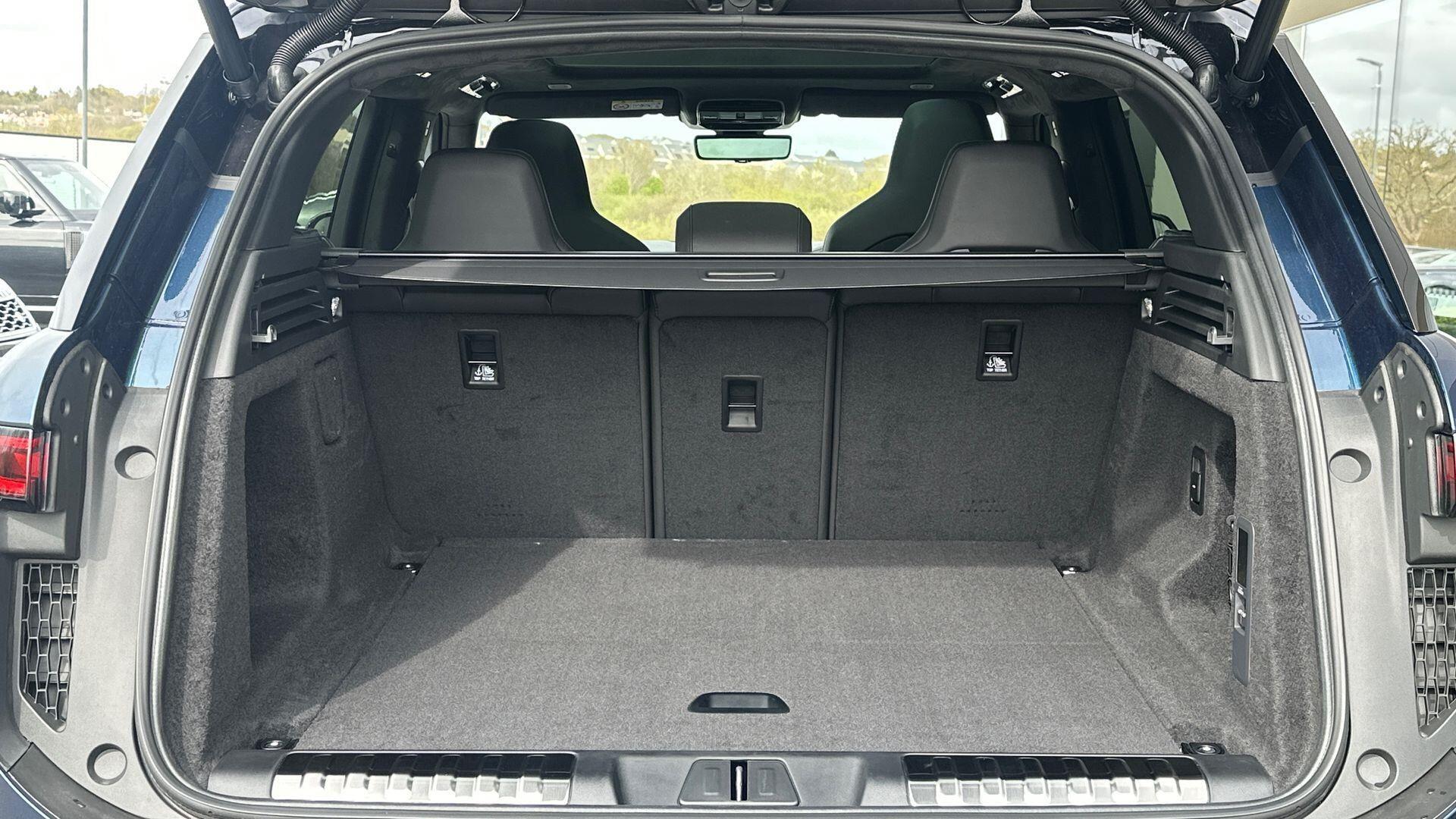 Land Rover Range Rover Sport view 10