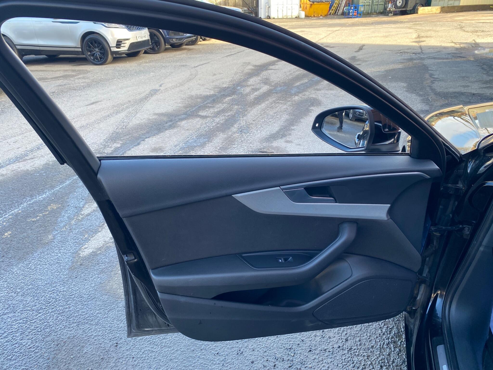Audi A4 view 45
