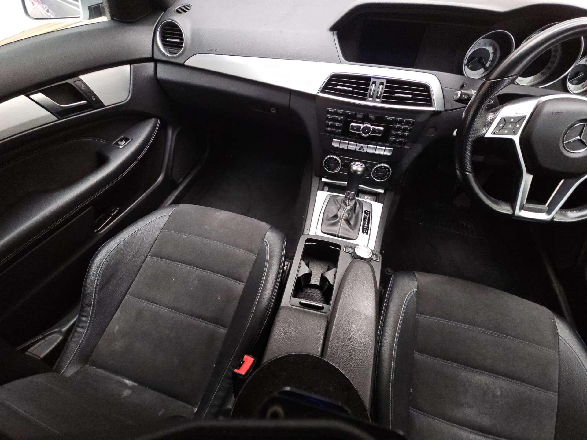 Mercedes-Benz C-Class view 9