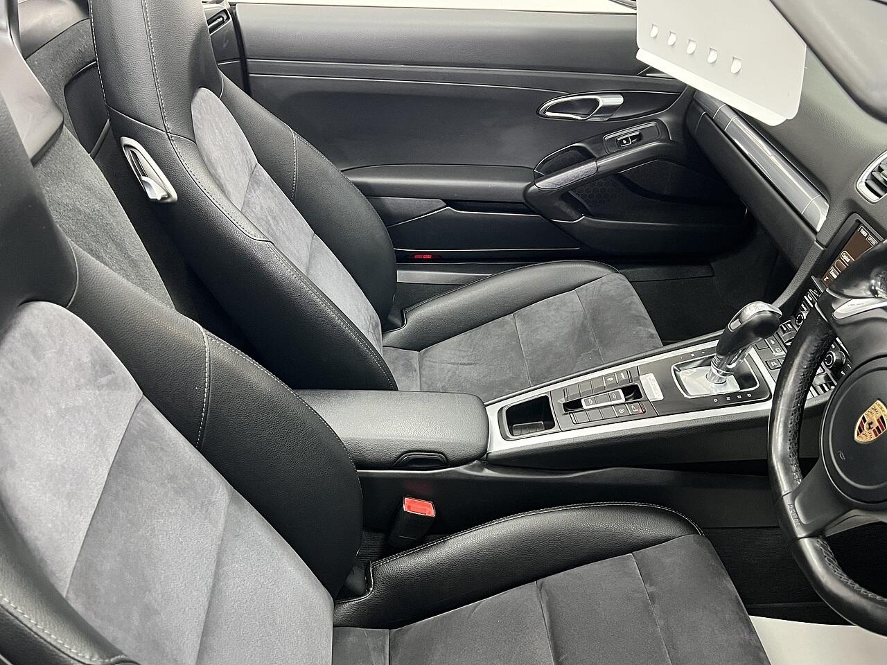 Porsche Boxster view 10