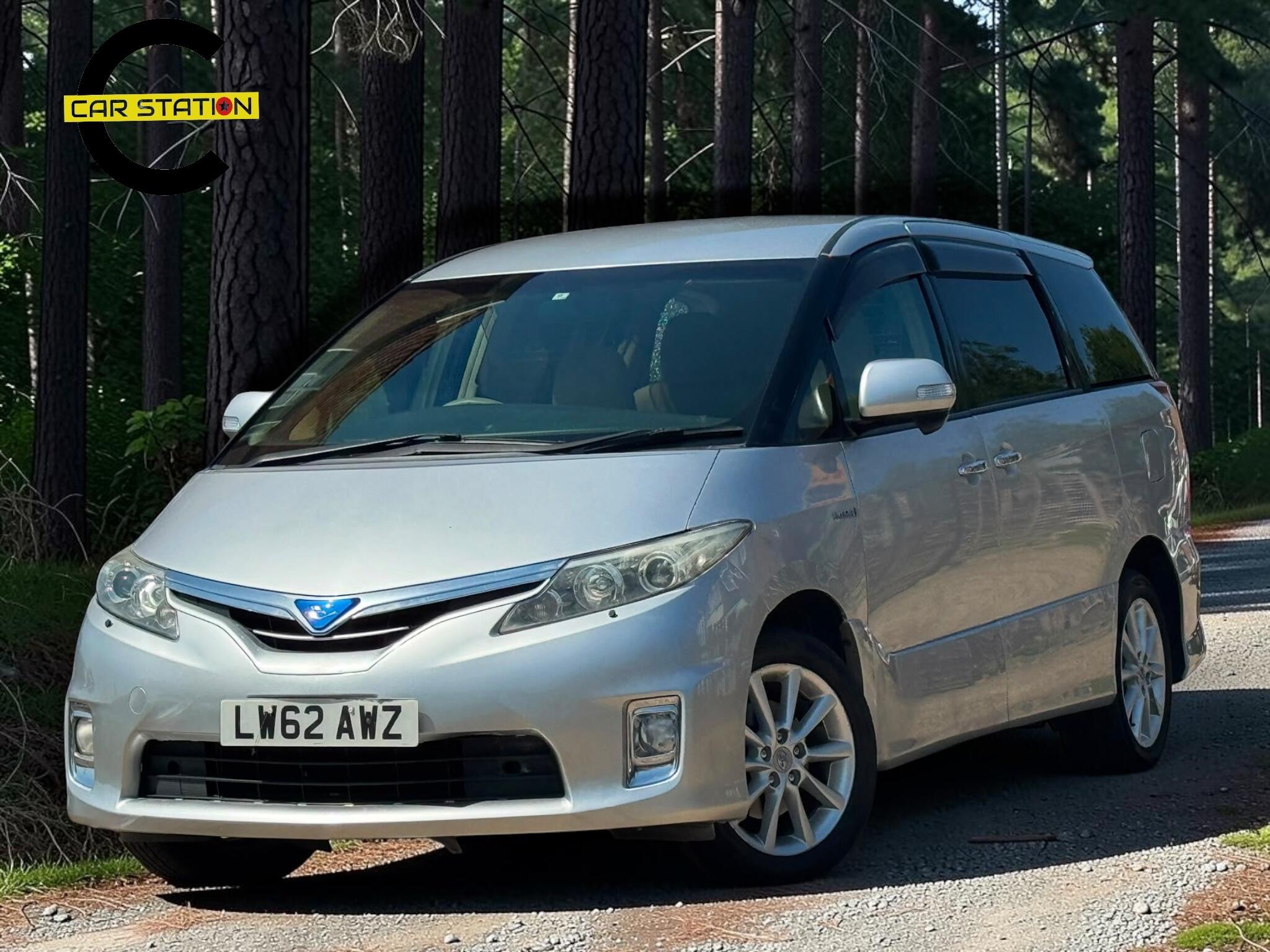 Toyota Estima main image
