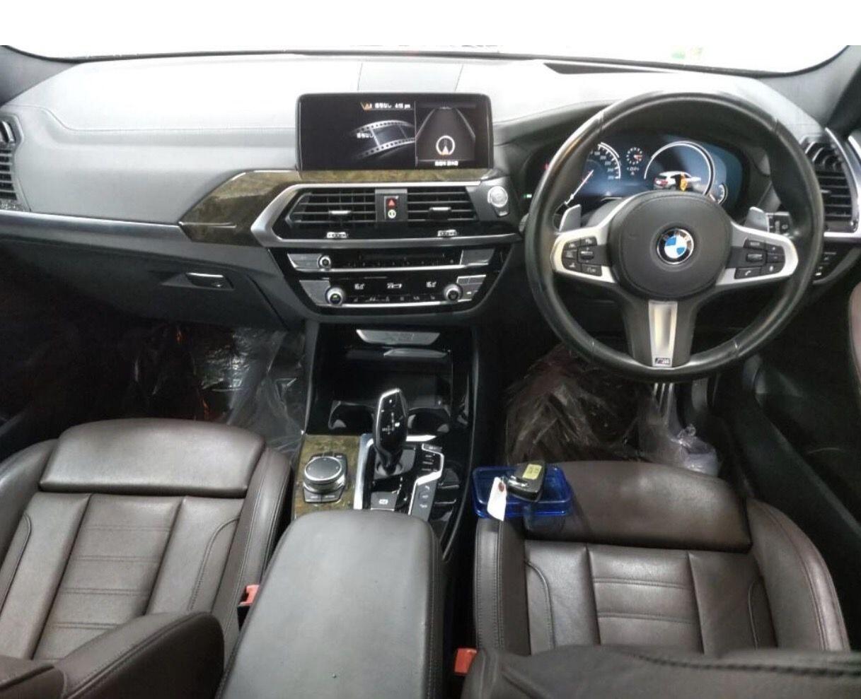 BMW X3 view 5