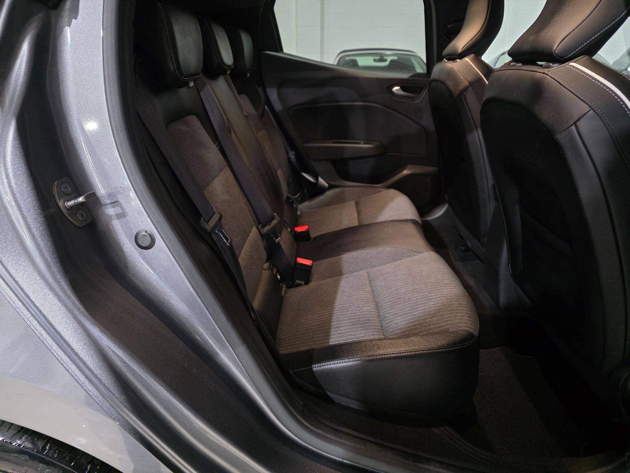 Renault Clio view 20