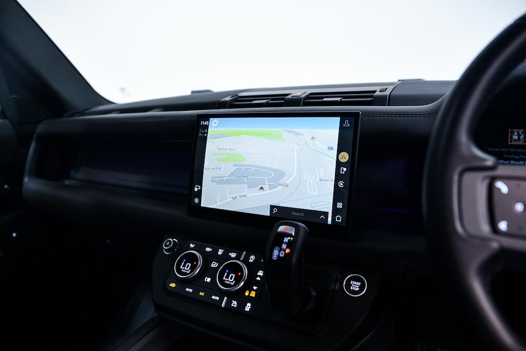 Land Rover Defender view 21
