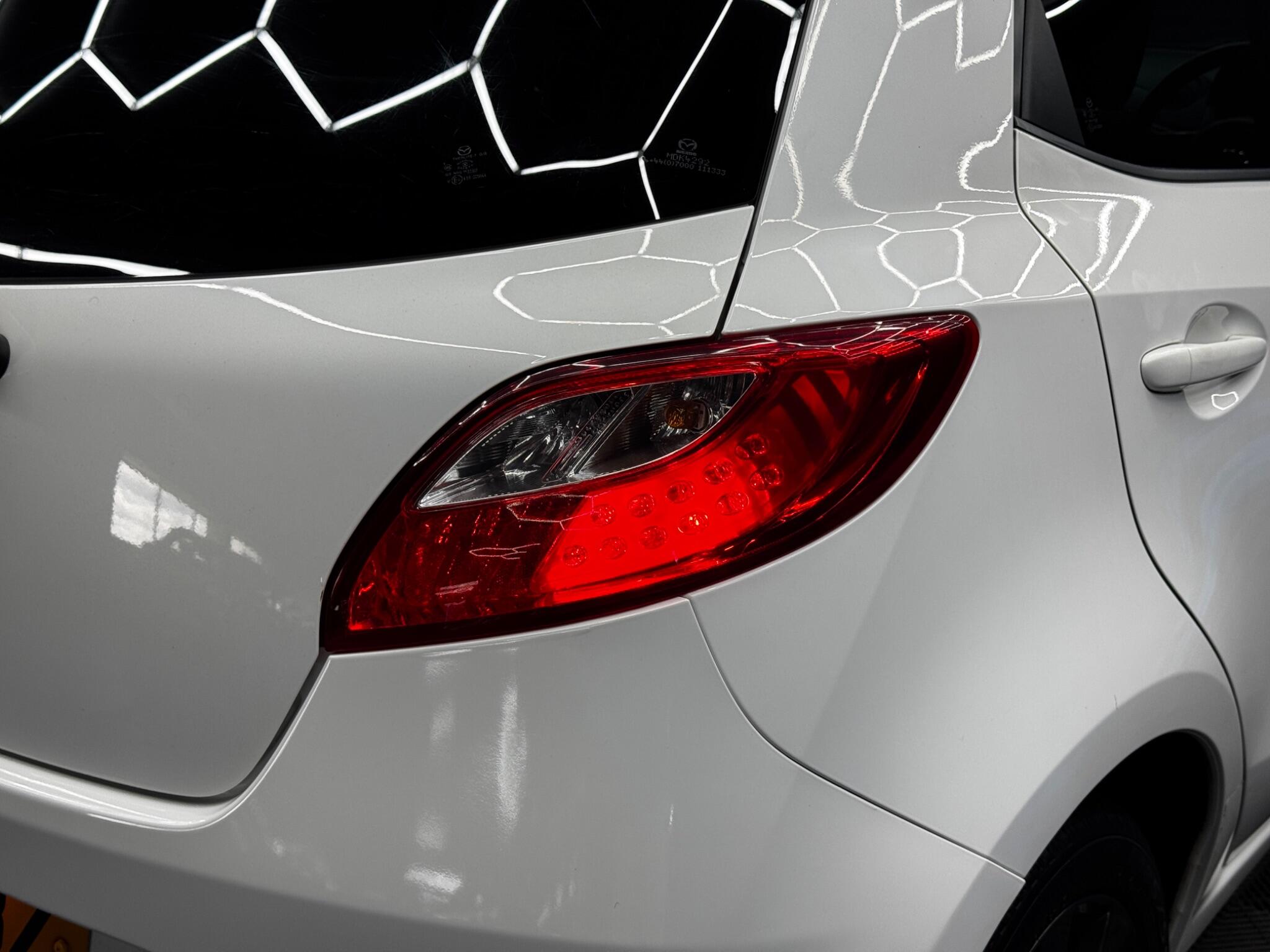 Mazda Mazda2 view 31
