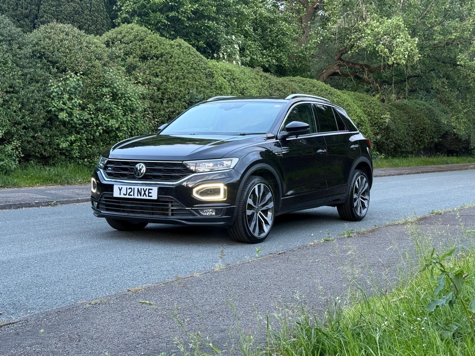Volkswagen T-Roc view 3