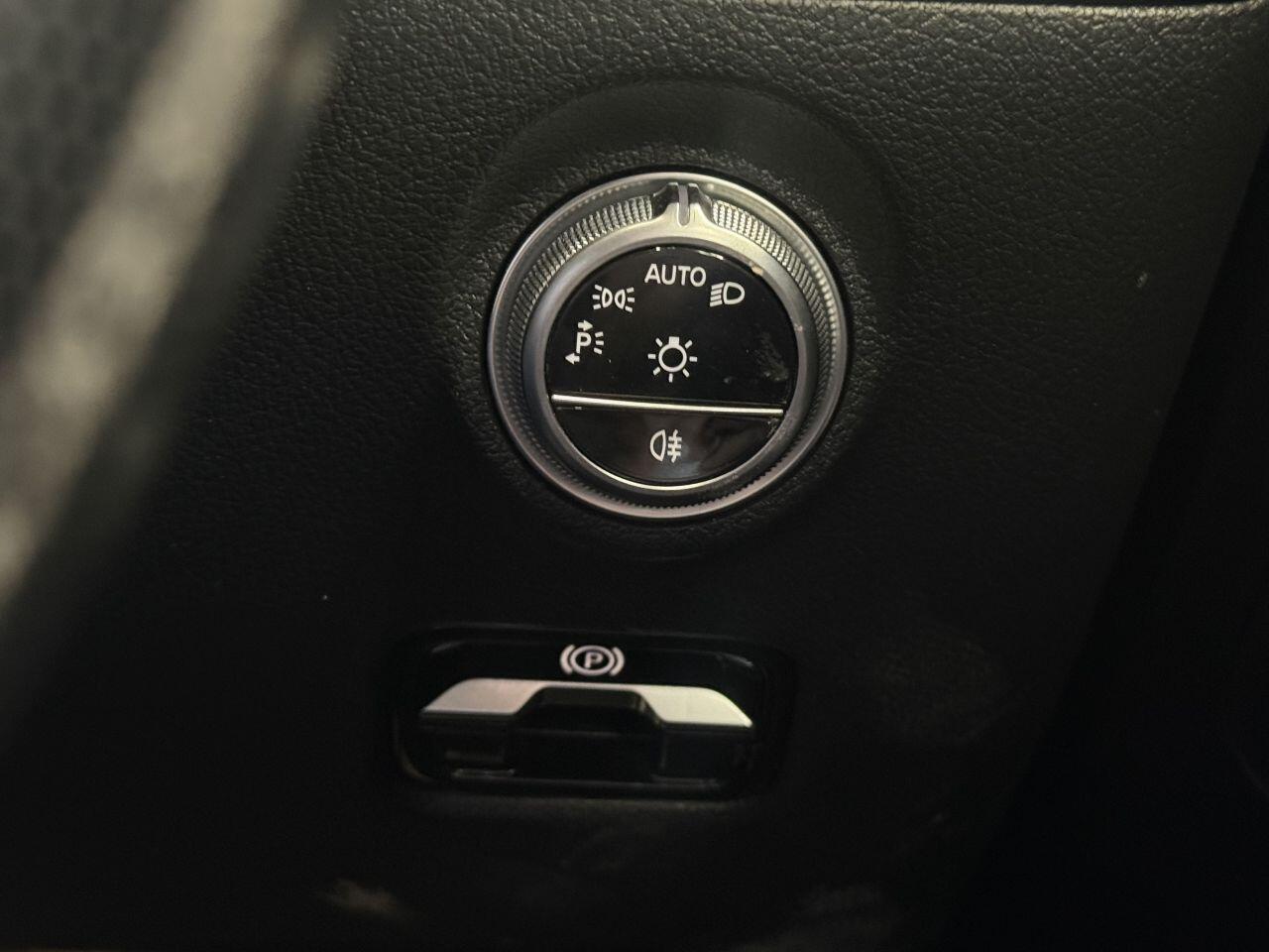 Mercedes-Benz C Class view 41