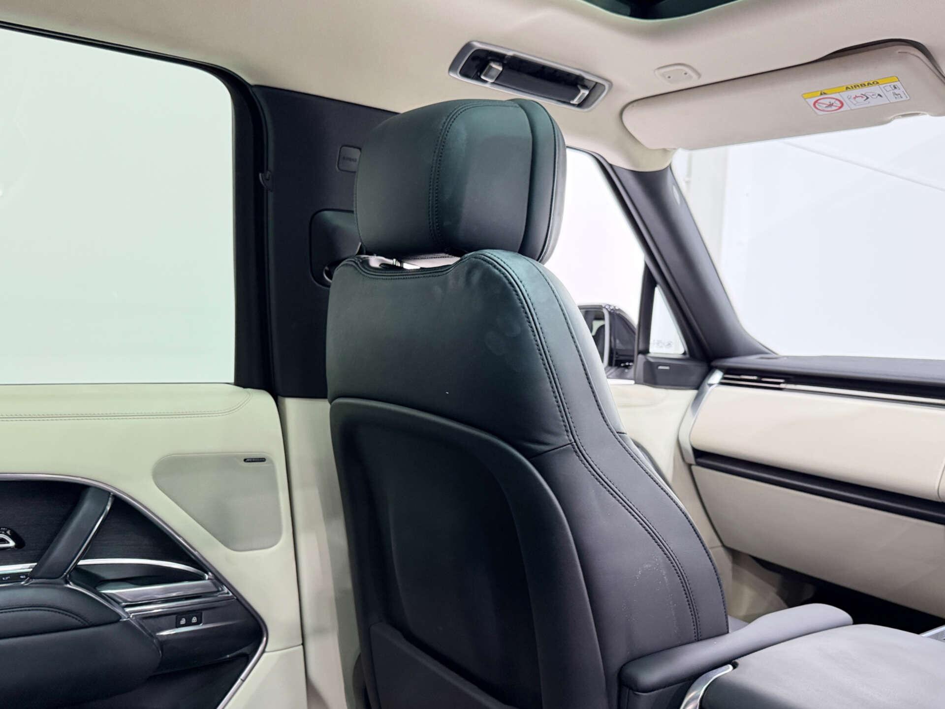 Land Rover Range Rover view 17