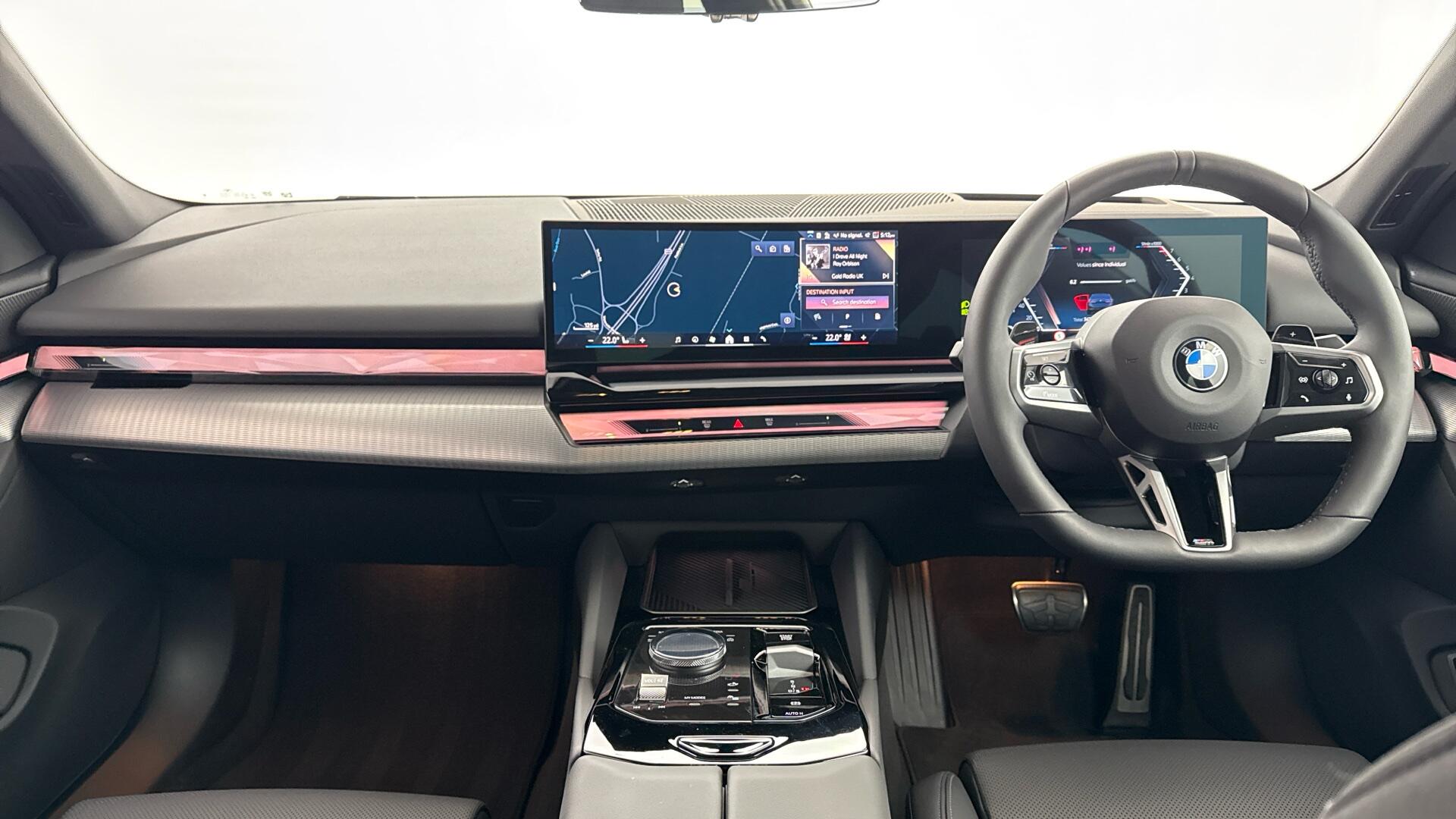 BMW 5 Series view 4