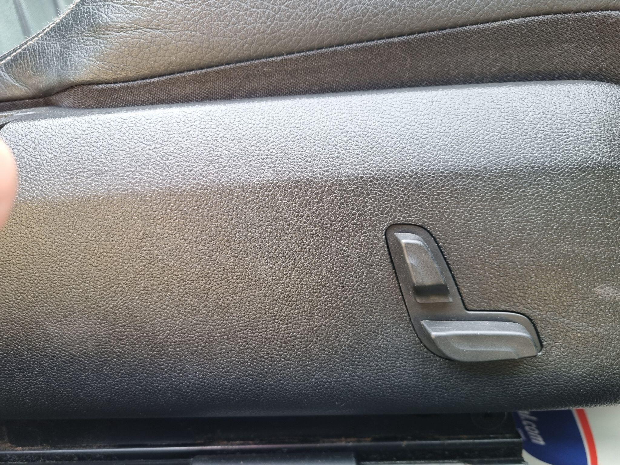 Mercedes-Benz E Class view 29