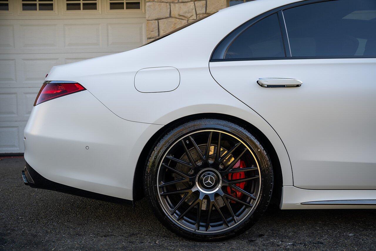 Mercedes-Benz S-Class view 5