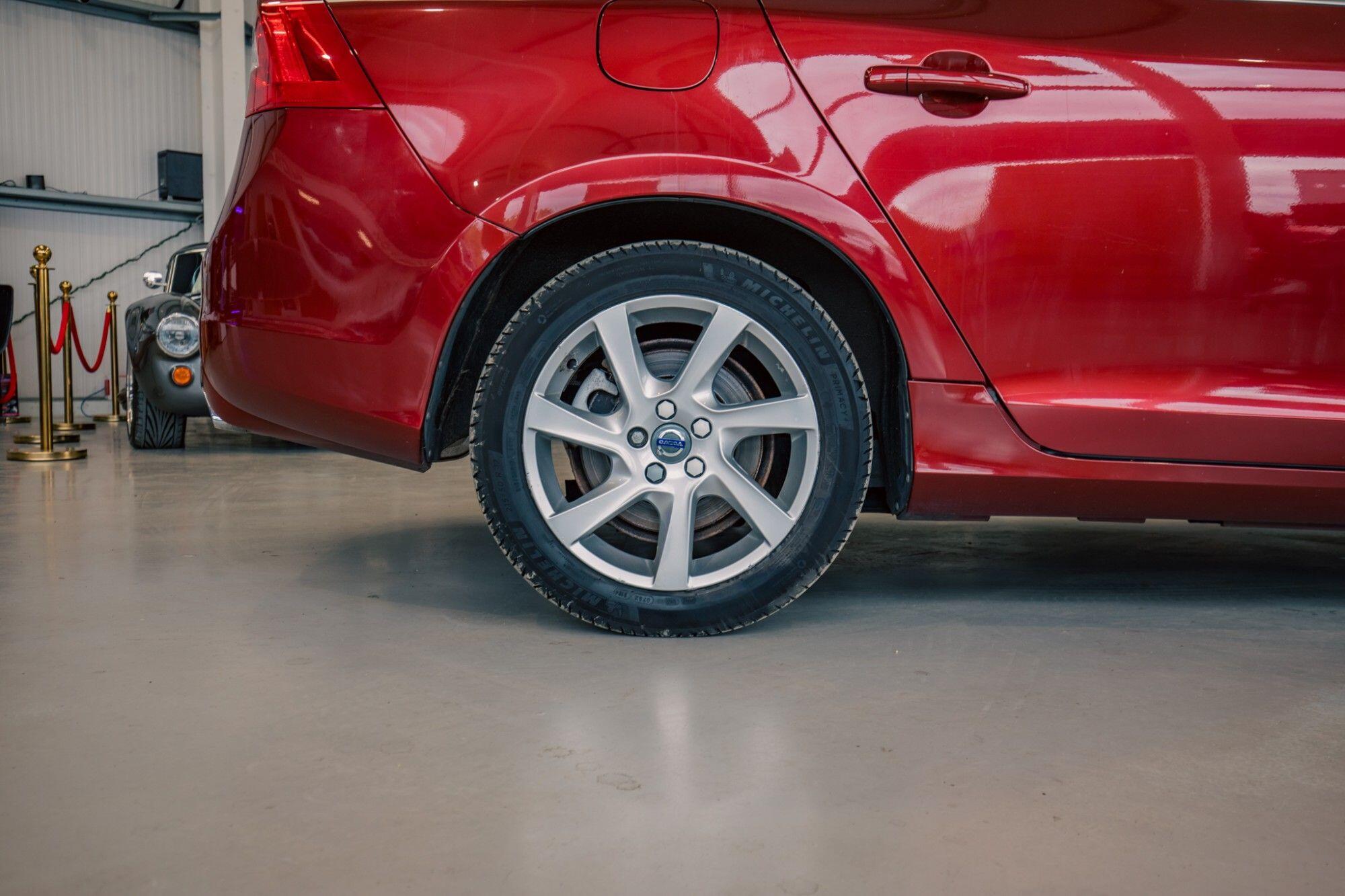 Volvo V60 view 8