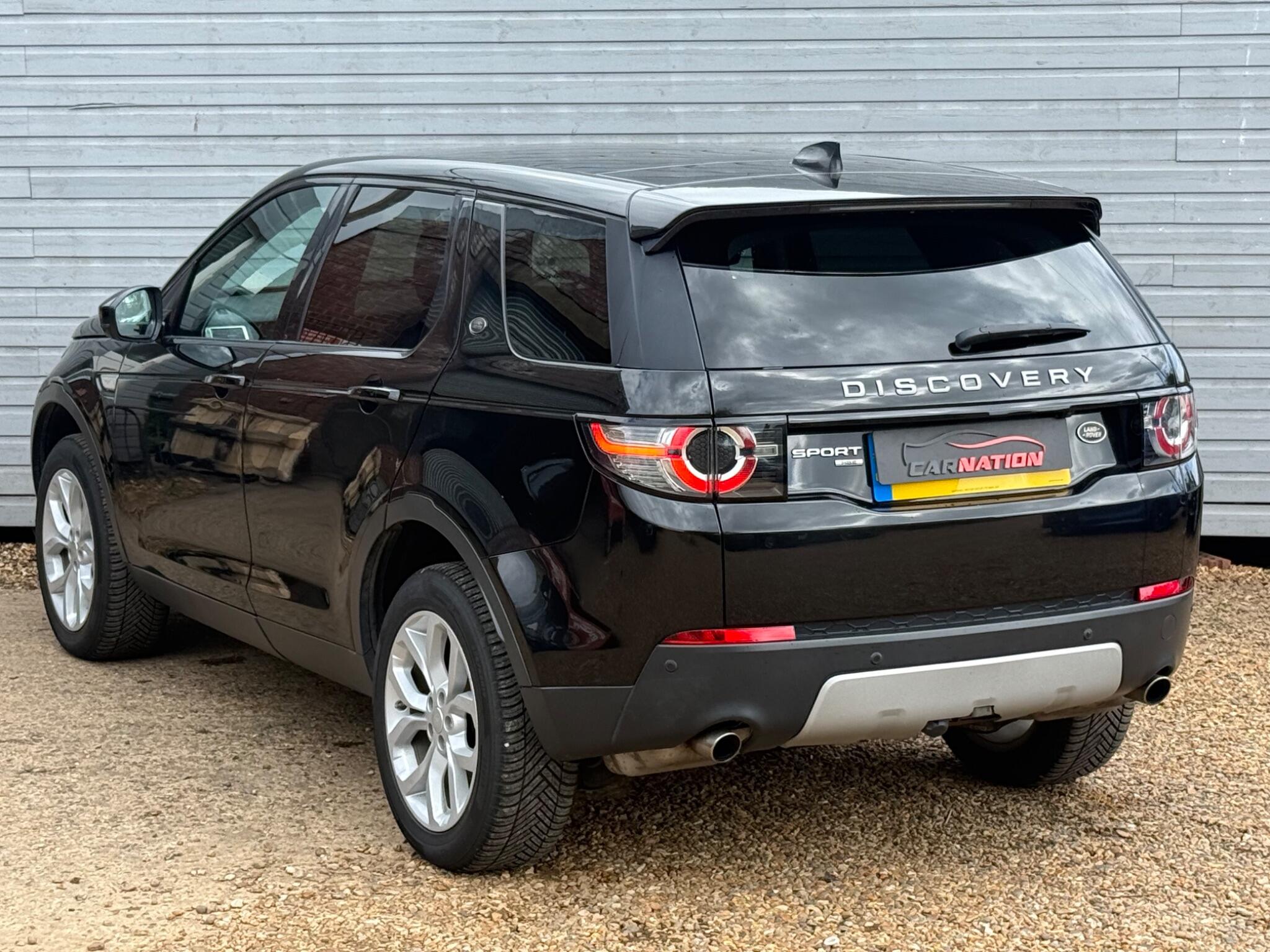 Land Rover Discovery Sport view 7