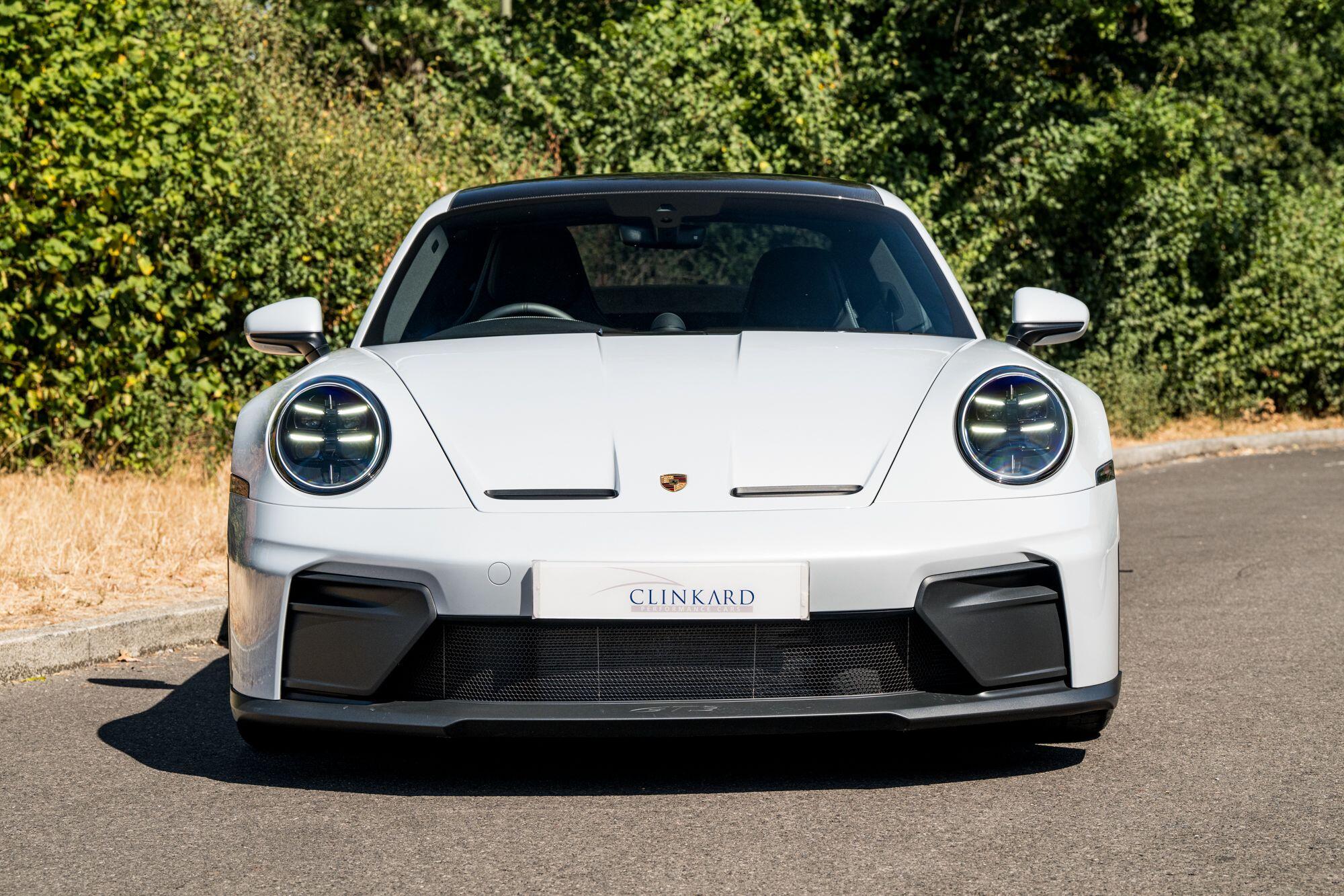 Porsche 911 view 3