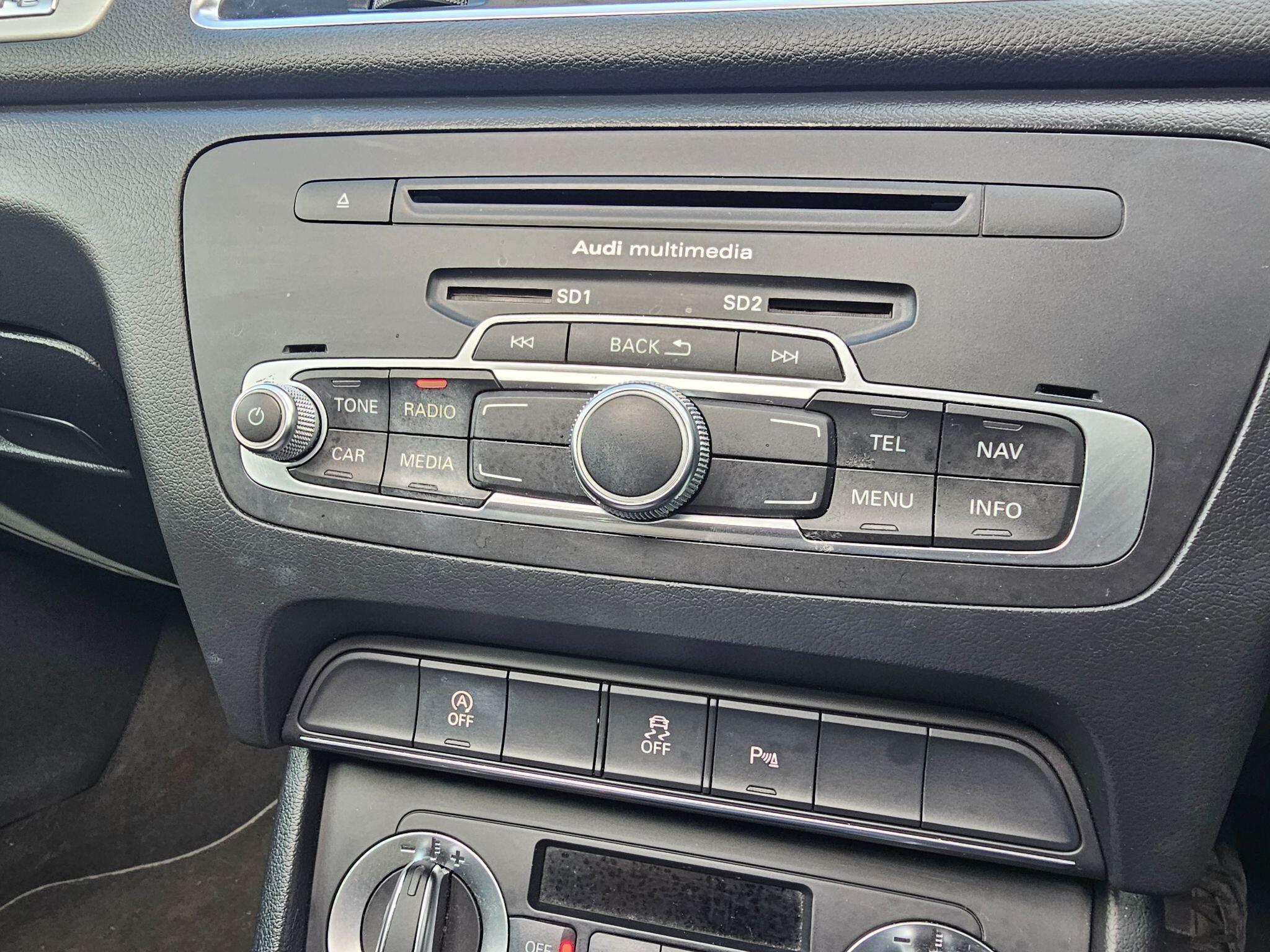 Audi Q3 view 32