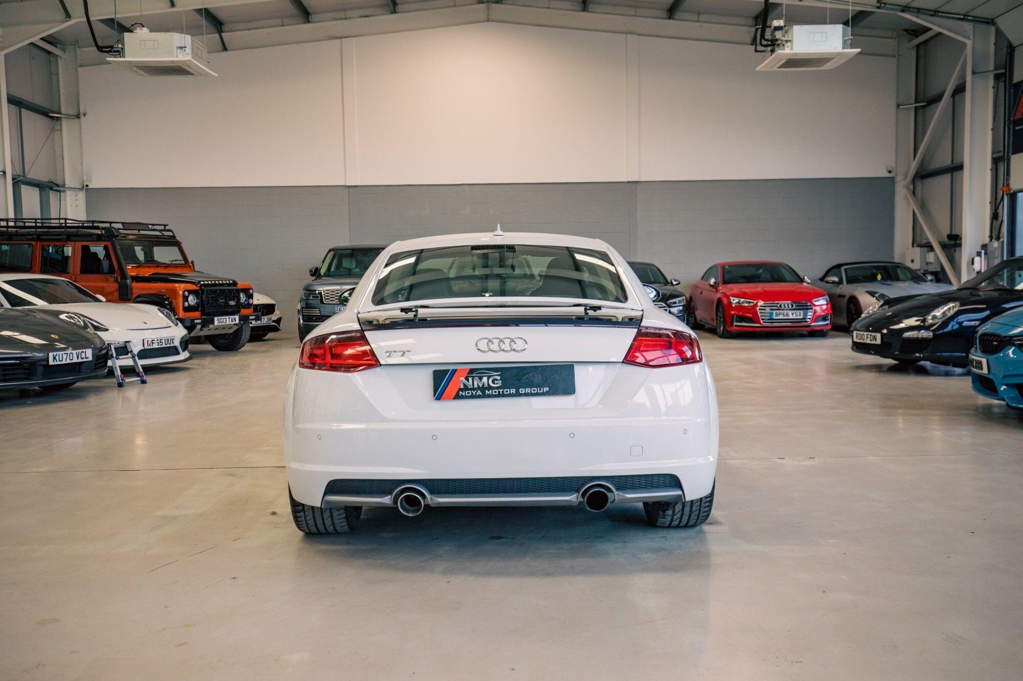 Audi TT view 28