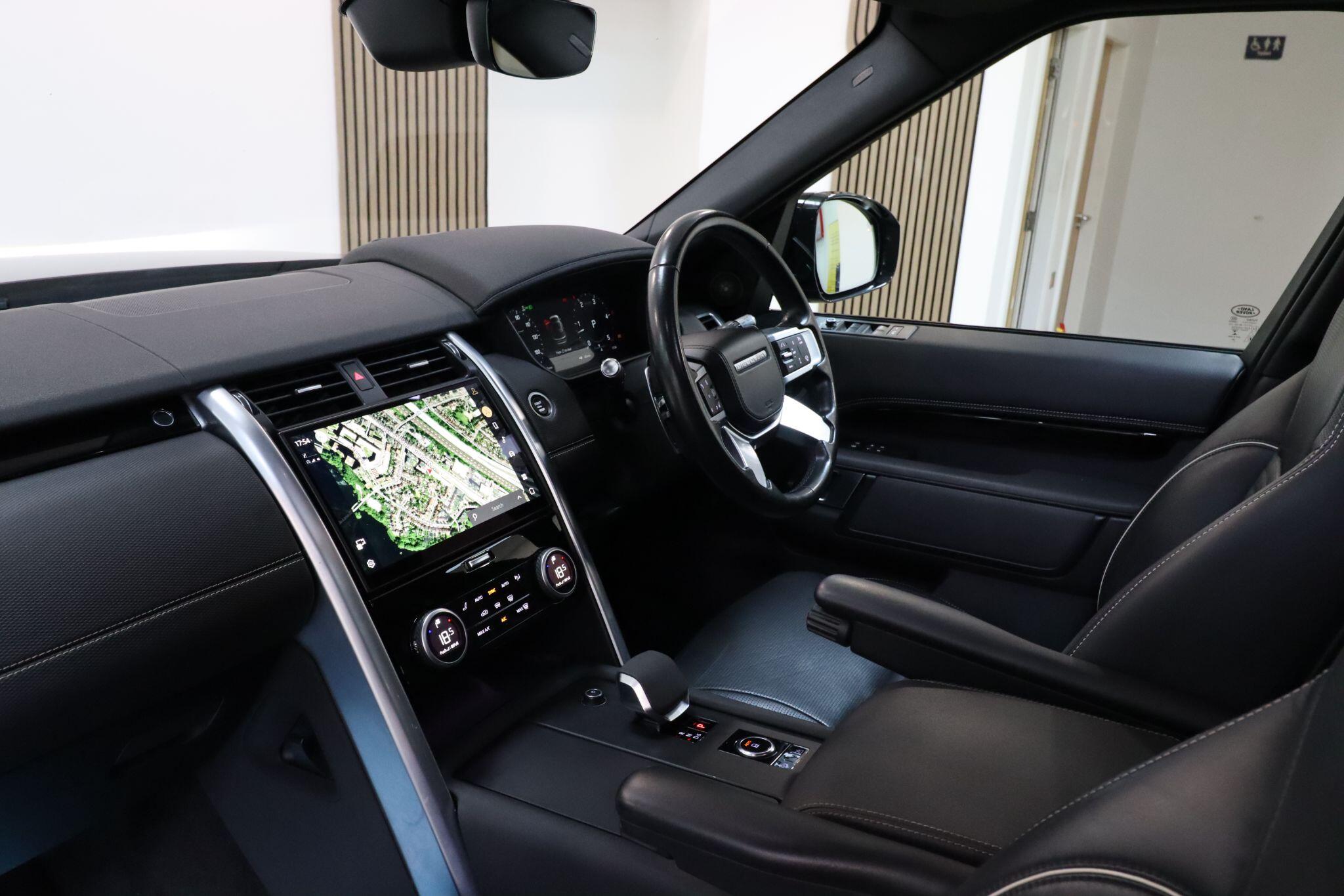 Land Rover Discovery 3 view 11
