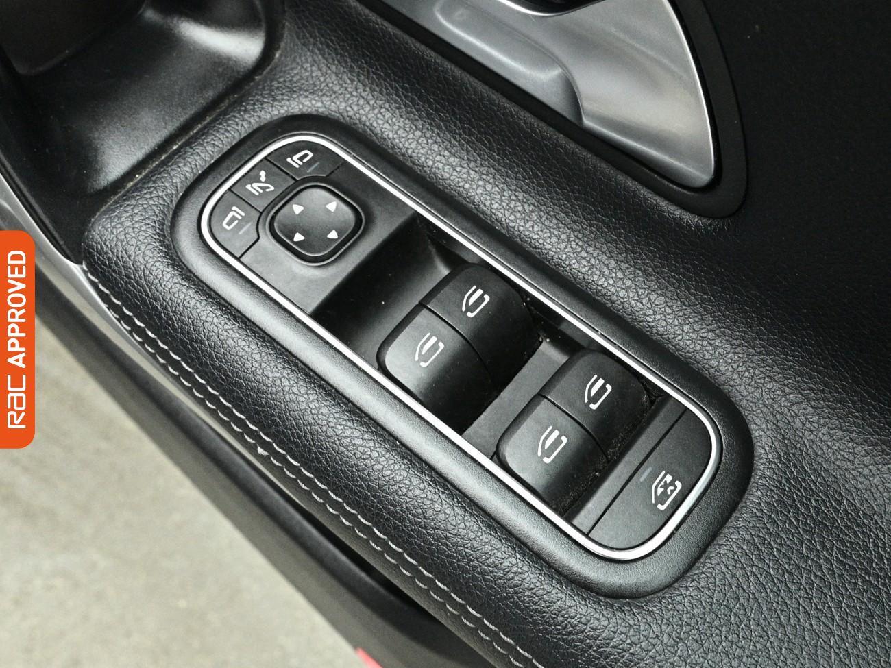 Mercedes-Benz CLA view 26