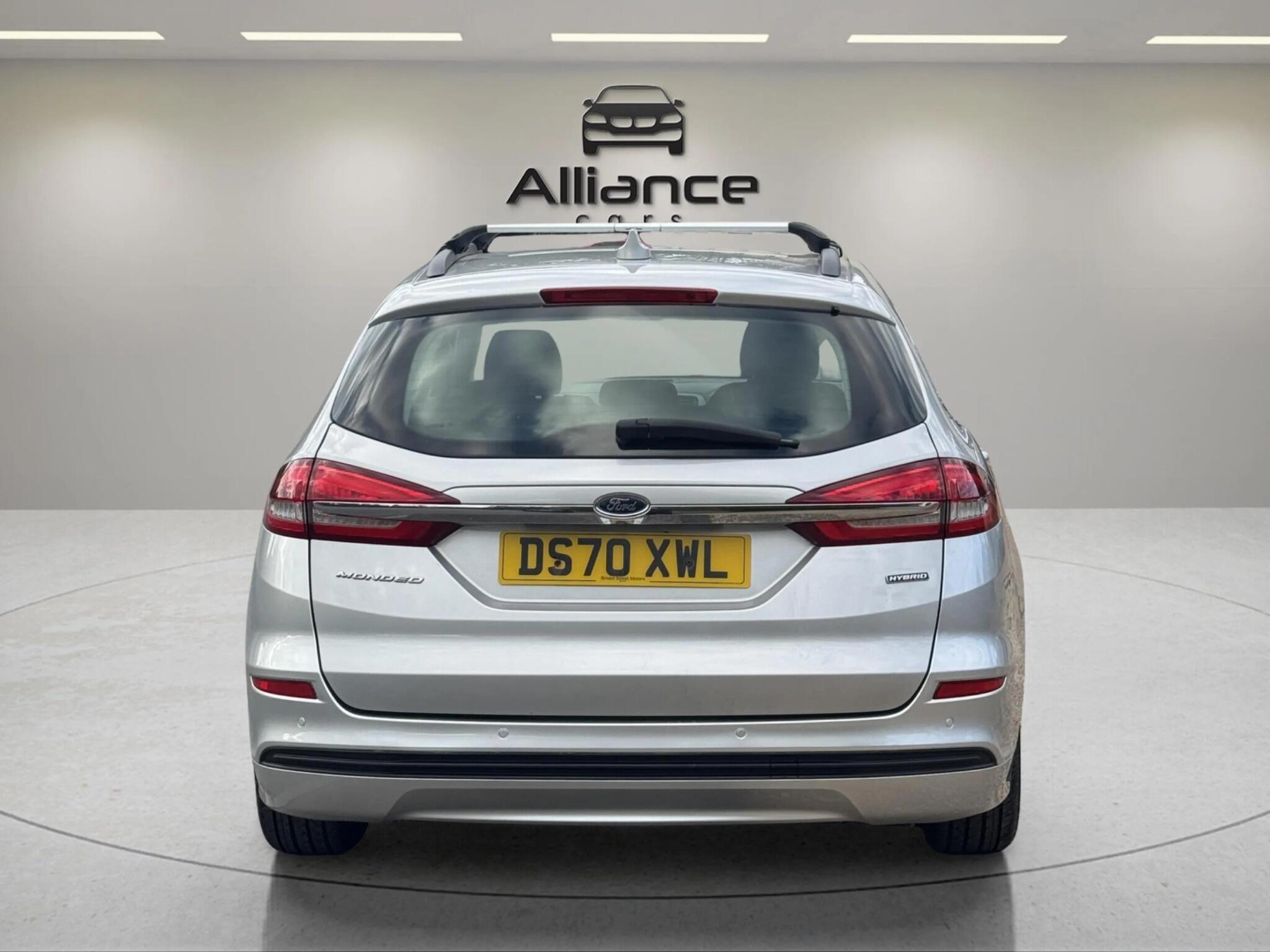 Ford Mondeo view 70