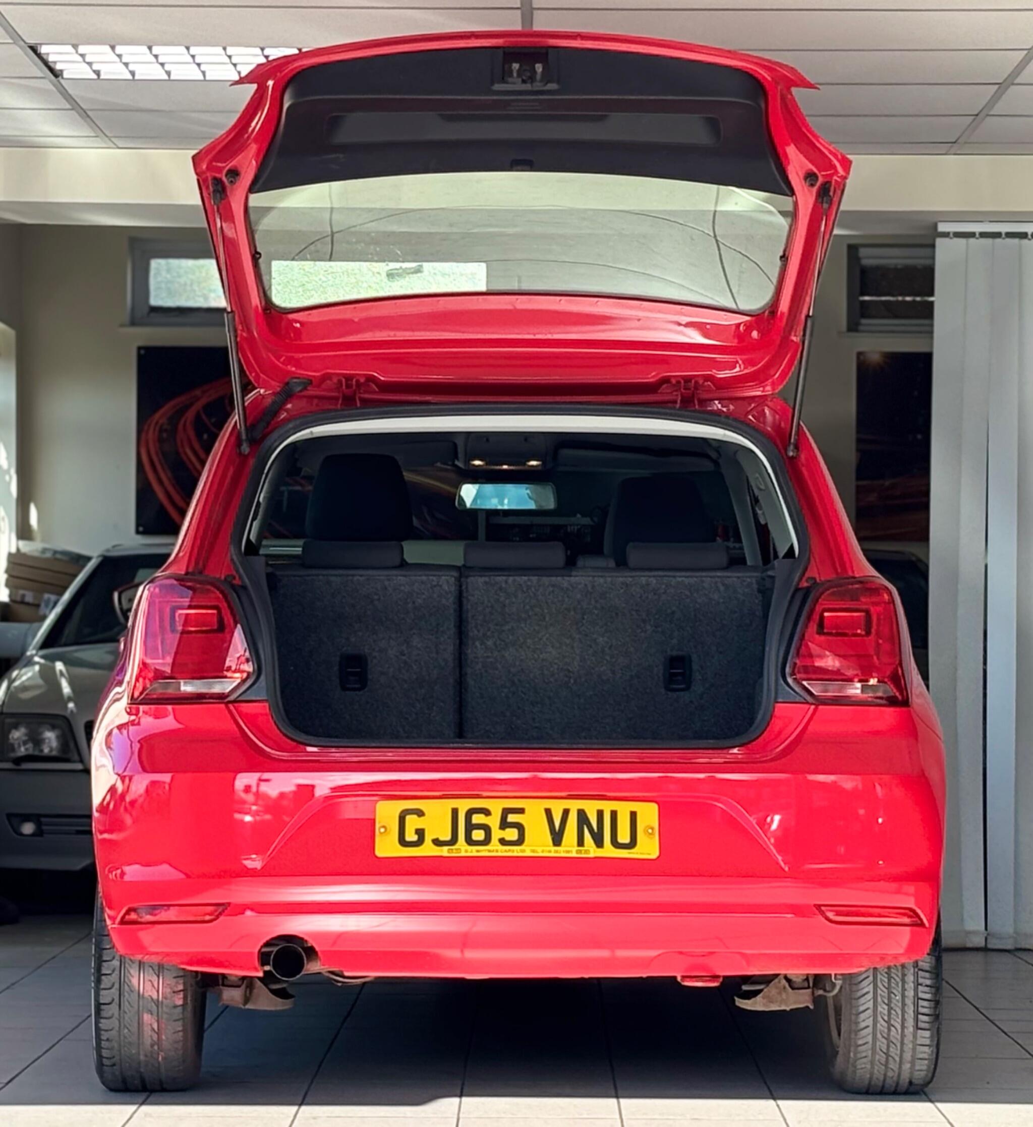Volkswagen Polo view 4