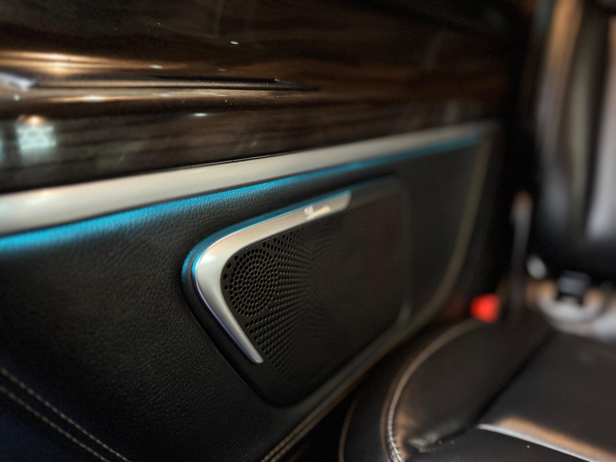 Mercedes-Benz V-Class view 60