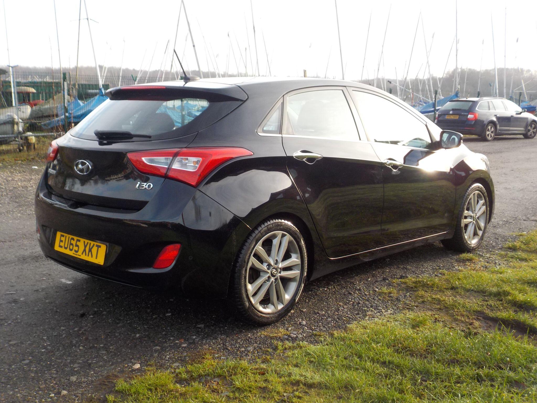 Hyundai i30 1.6 CRDi Blue Drive Premium Euro 6 (s/s) 5dr