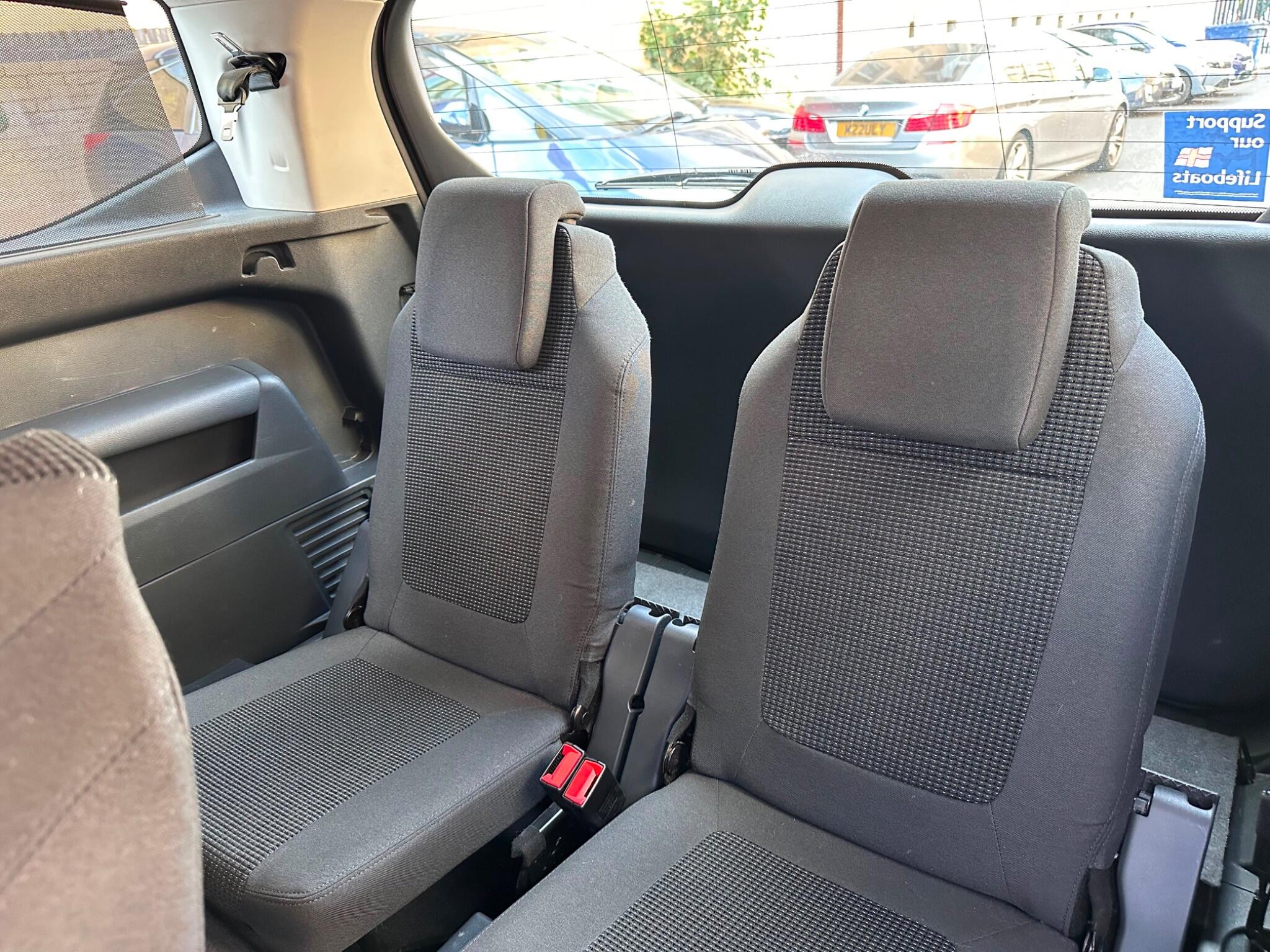 Peugeot 5008 view 20