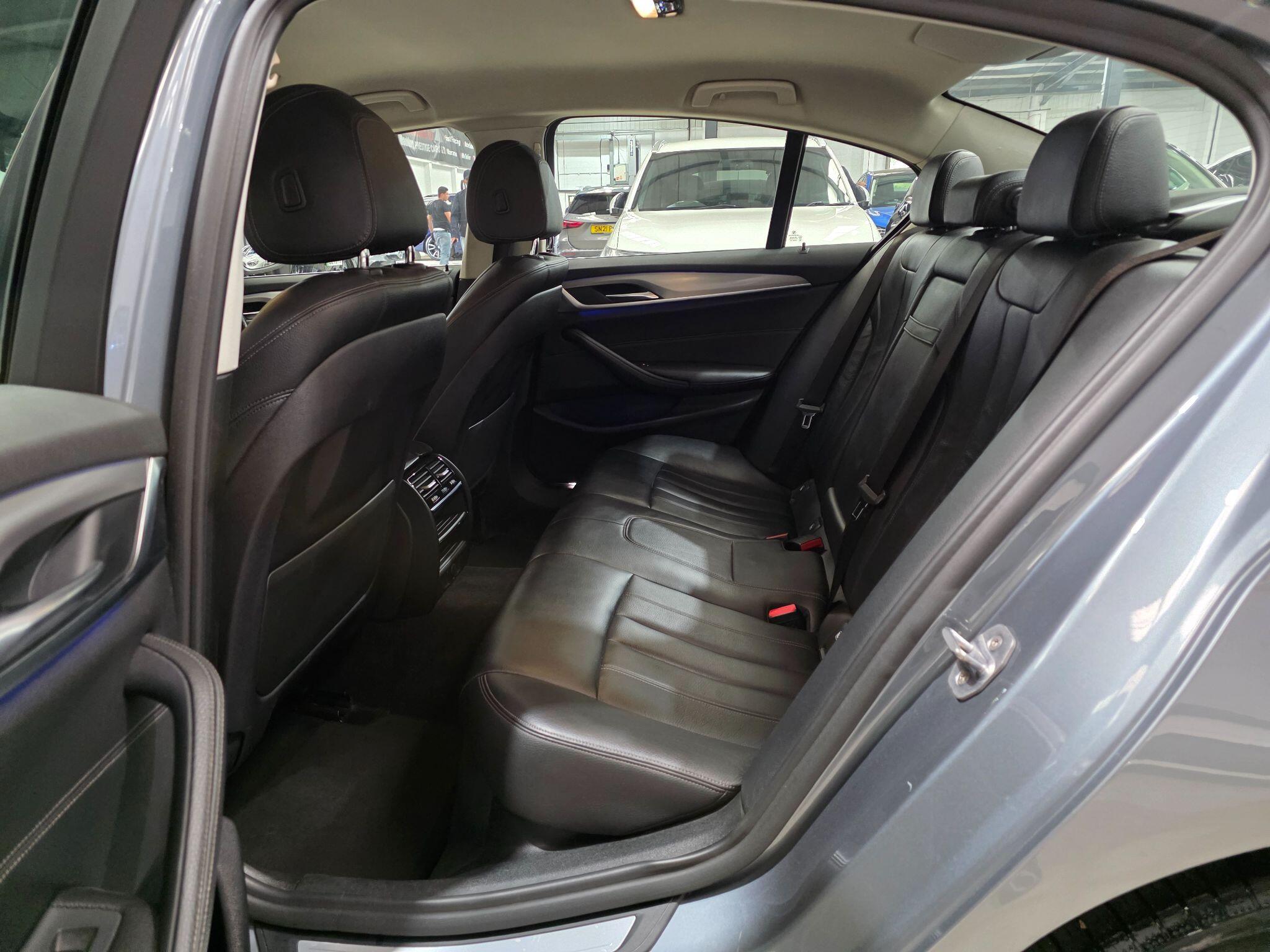 BMW 5 Series view 26