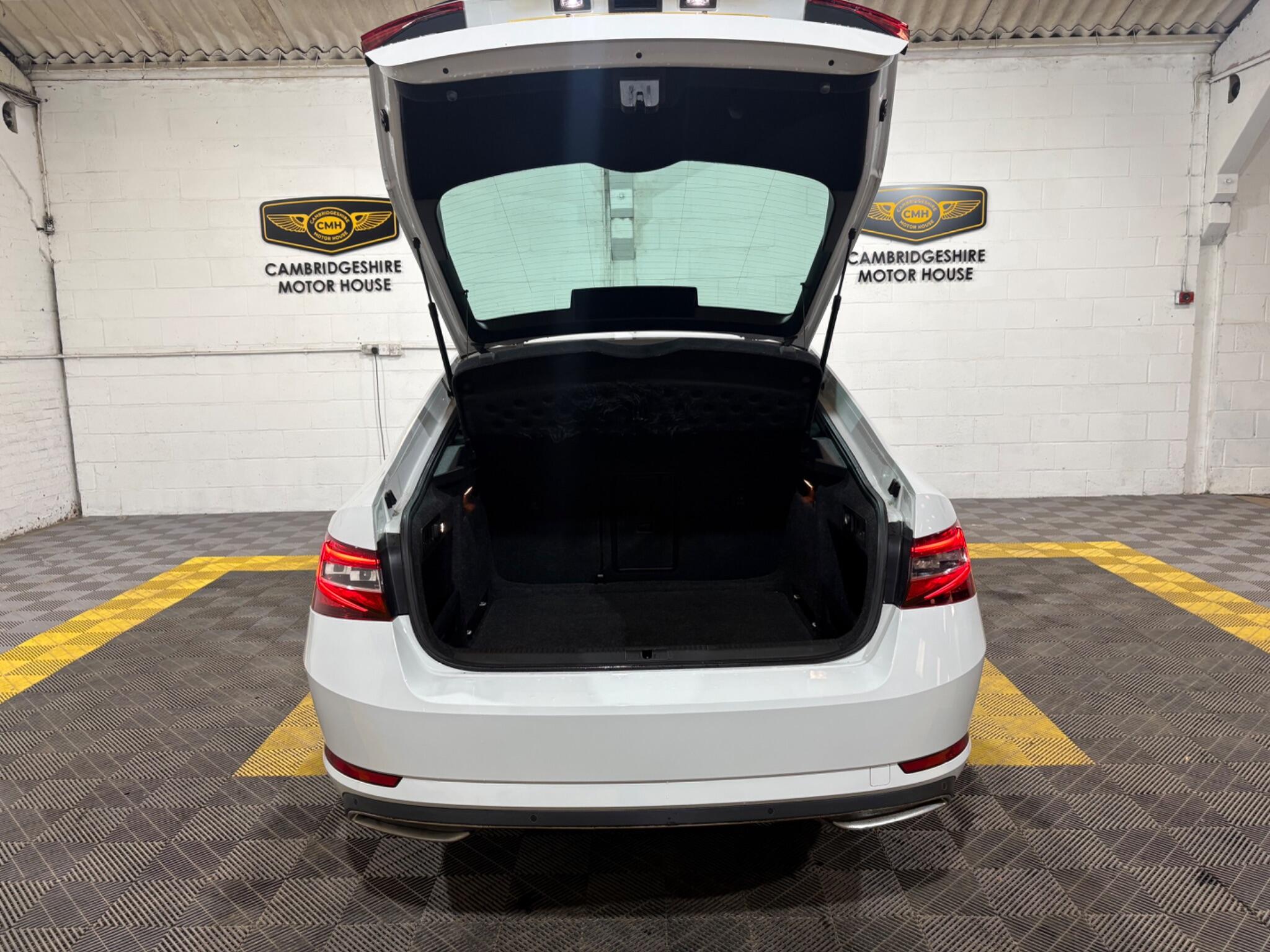Skoda Superb view 54