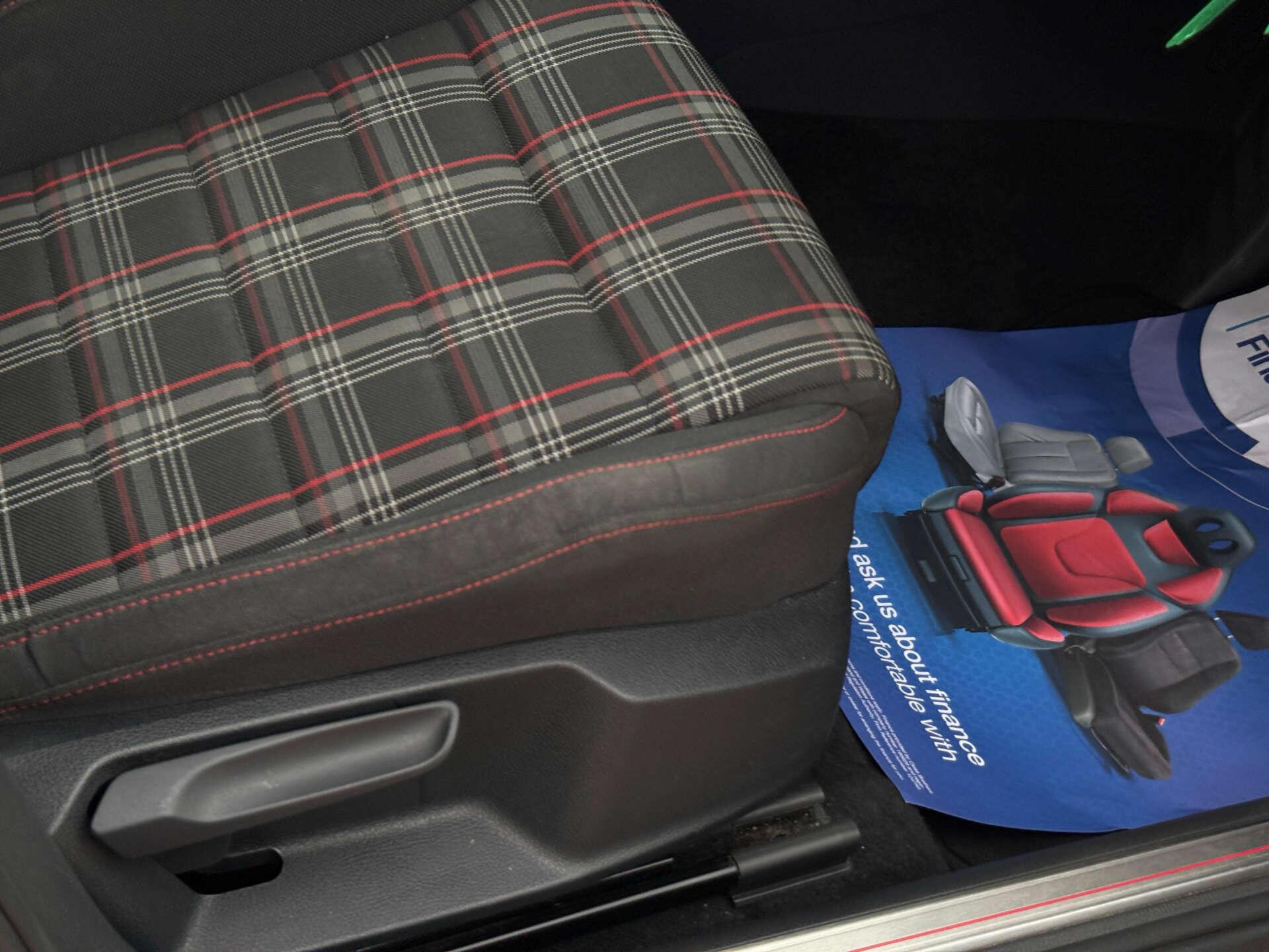 Volkswagen Golf view 23