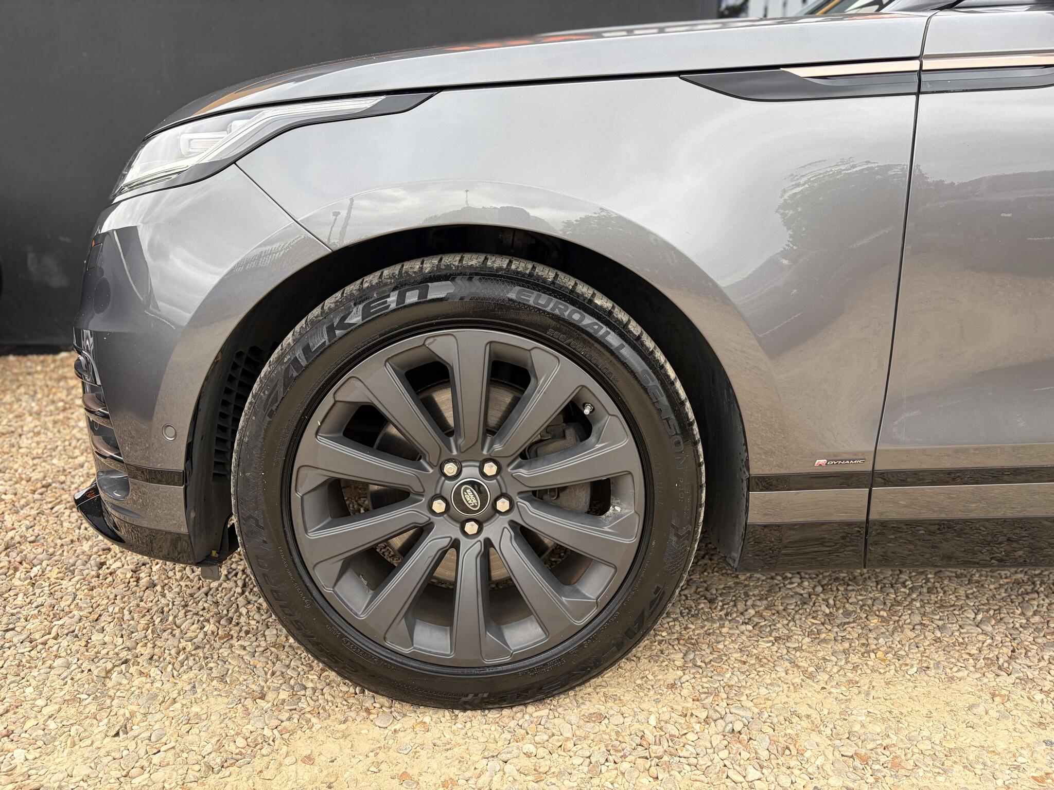 Land Rover Range Rover Velar view 6