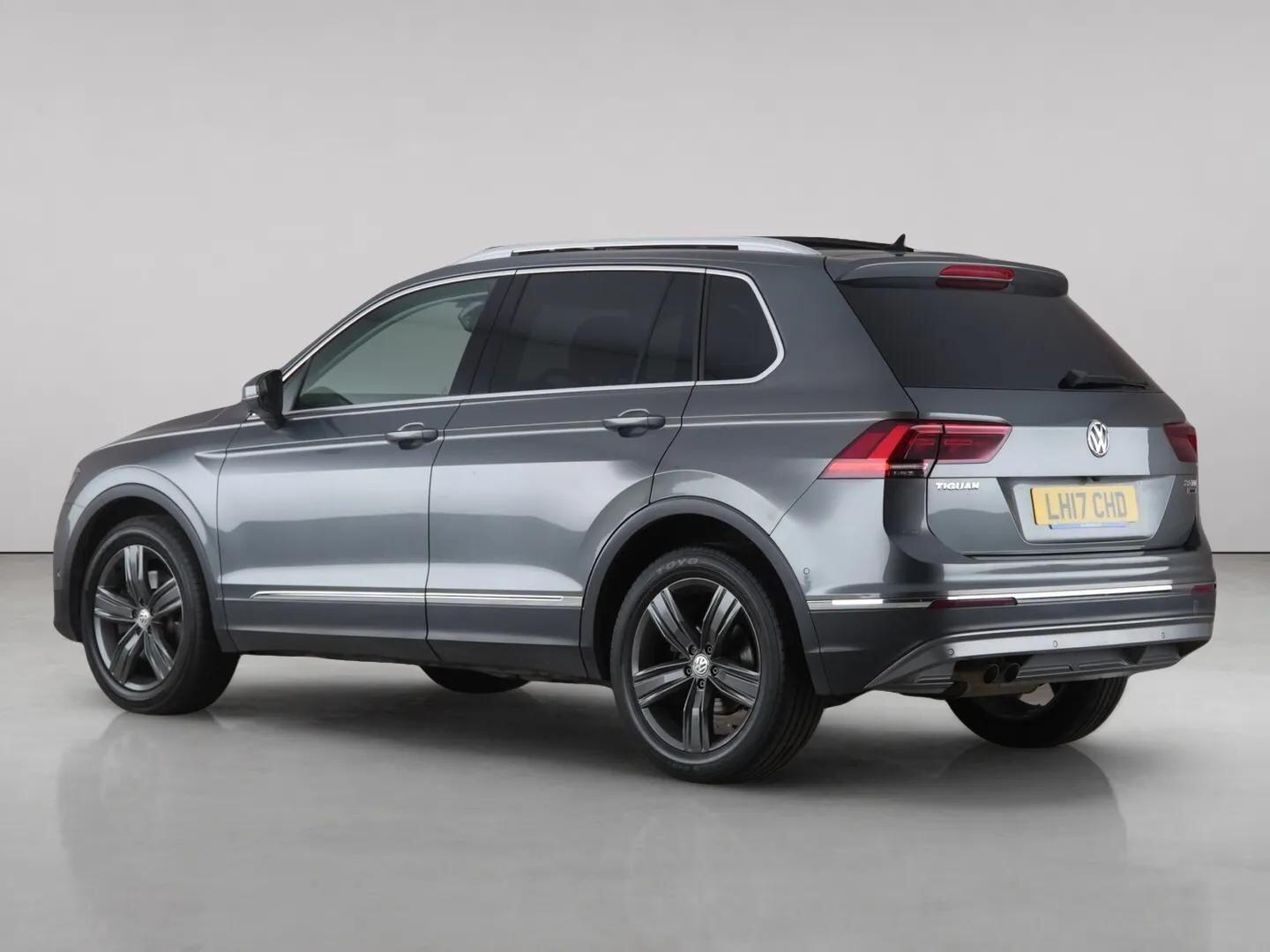 Volkswagen Tiguan view 6